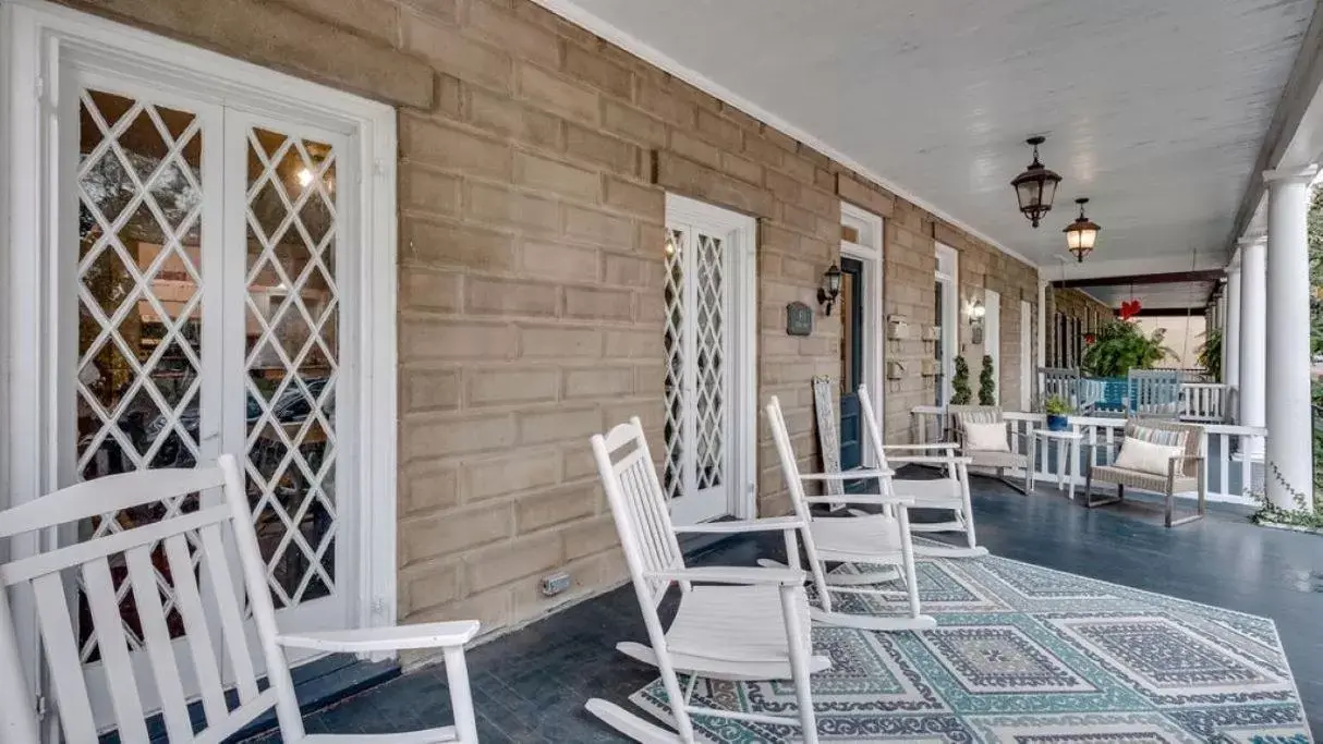 Patio in Comfortable Escape in Historic Downtown Savannah