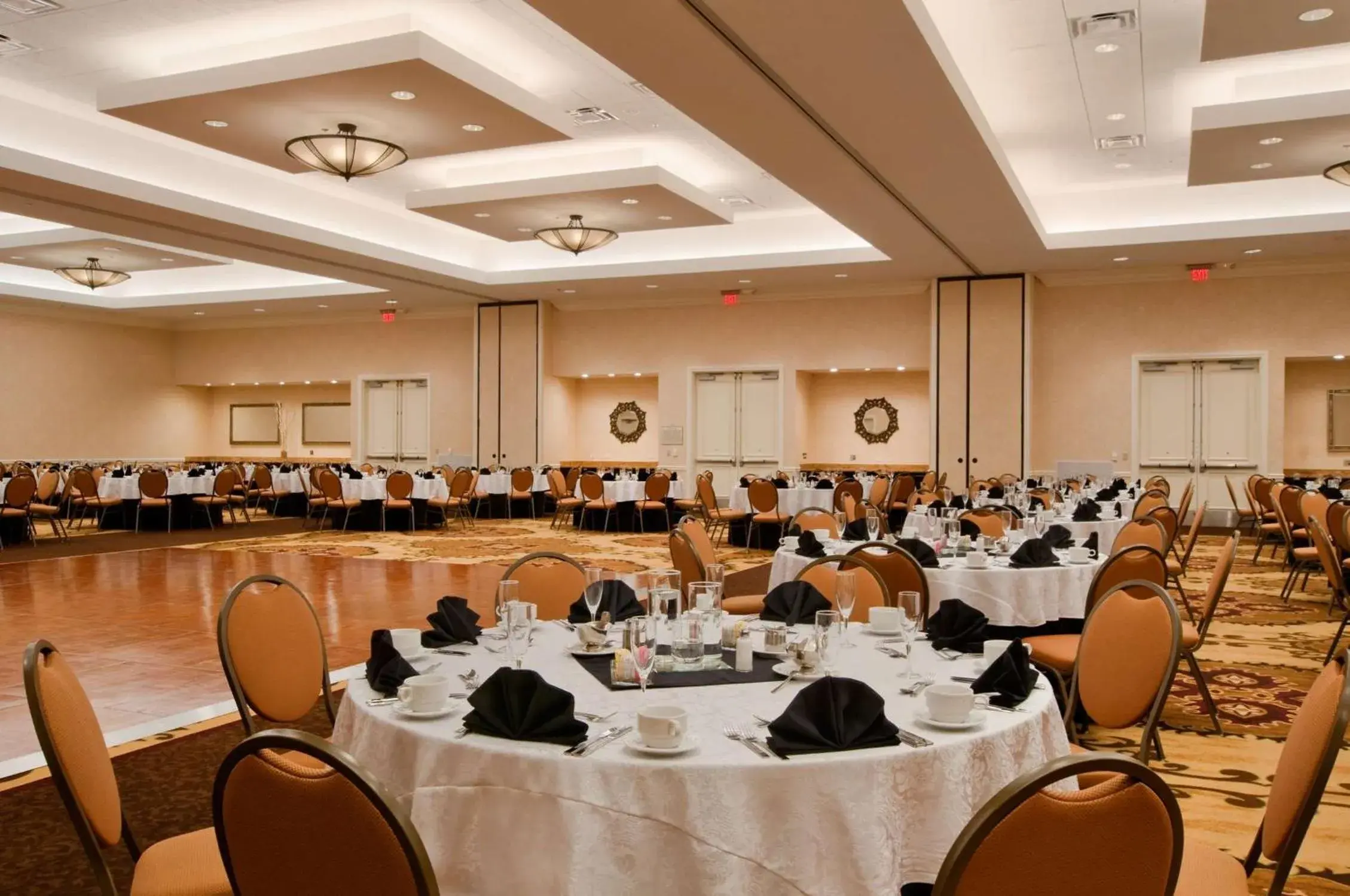 Meeting/conference room, Restaurant/Places to Eat in Embassy Suites San Antonio Riverwalk-Downtown