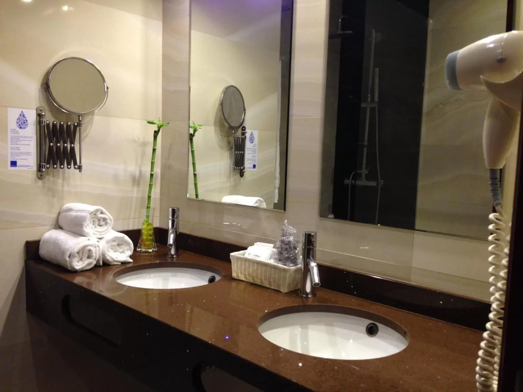 Bathroom in Hotel da Bolsa