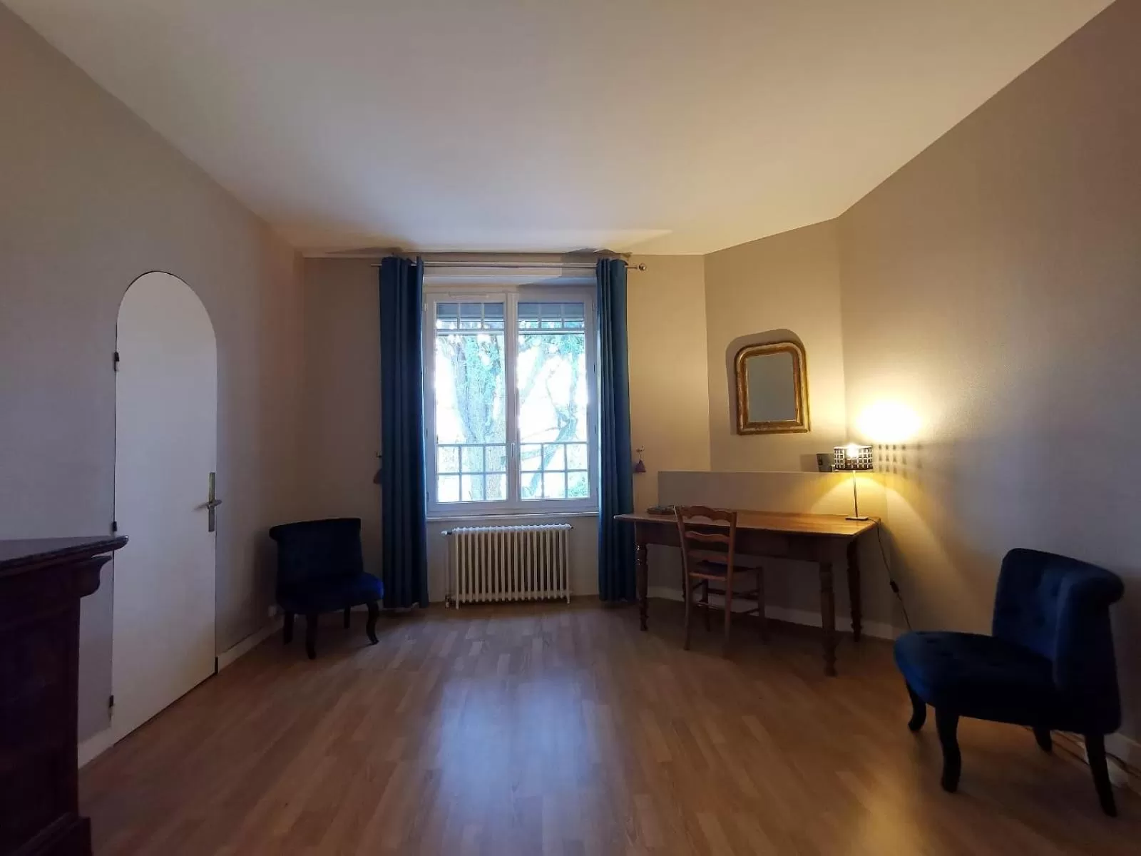 Photo of the whole room, Seating Area in Chambres d'hôtes La Maison Blanche