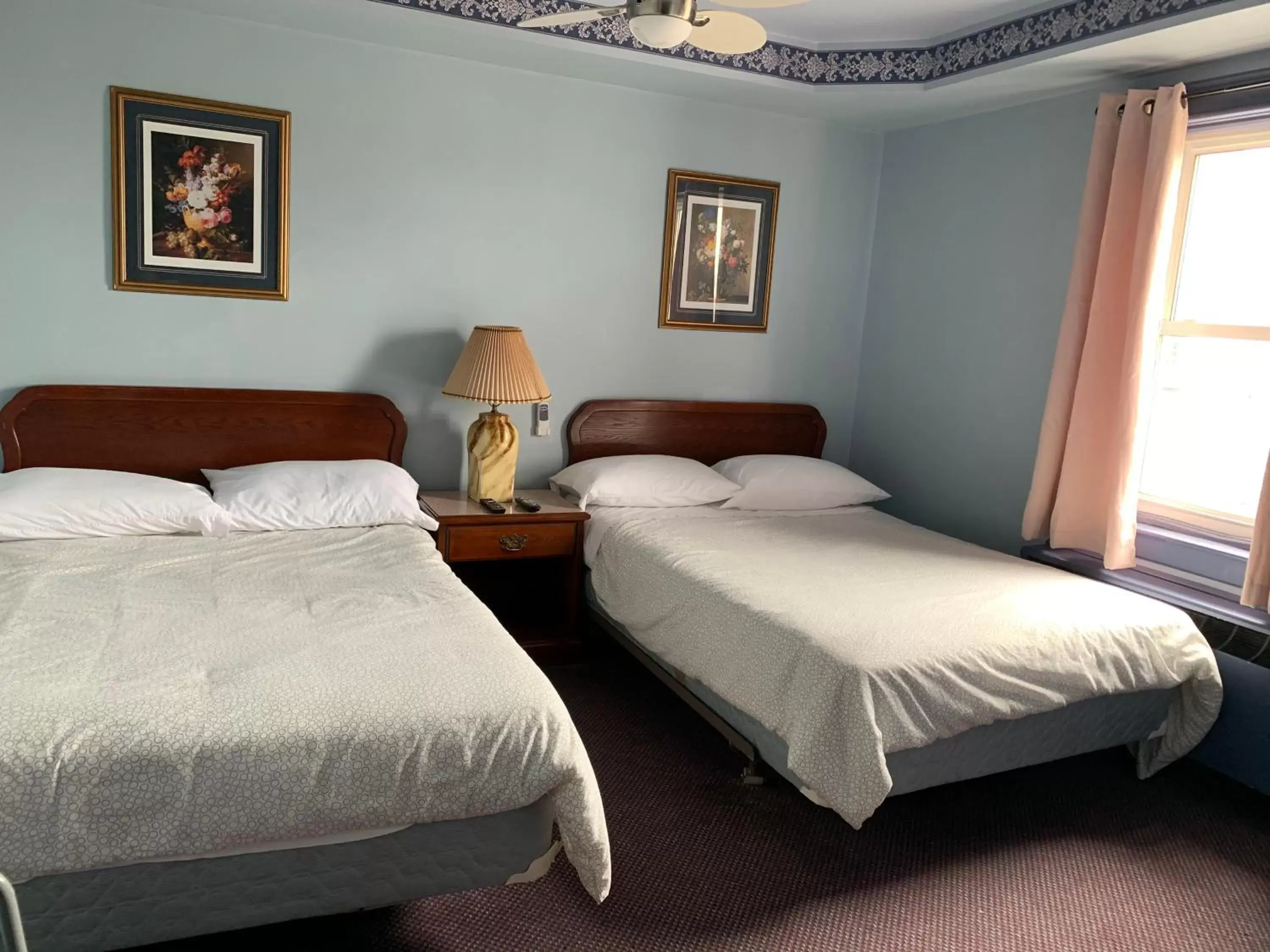 Bed in Lakeview Hotel Bed in Lakeview Hotel