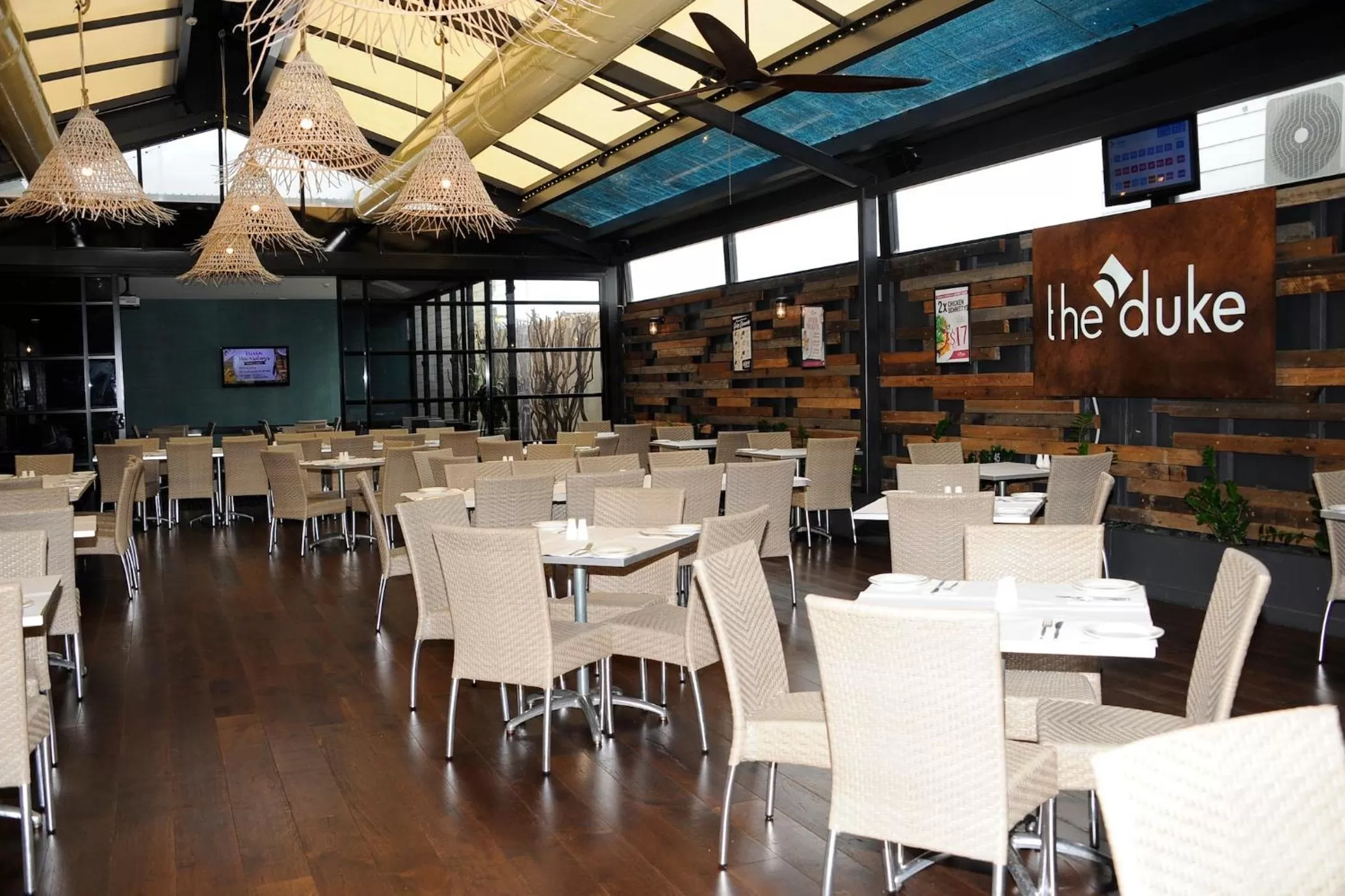 Restaurant/places to eat in Duke of Wellington Hotel