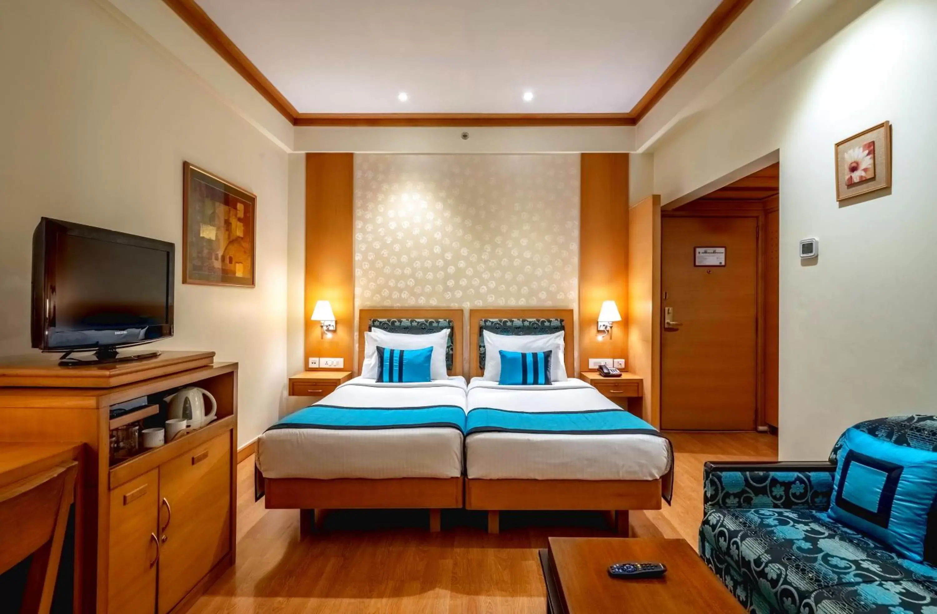 Bed in Kenilworth Hotel, Kolkata