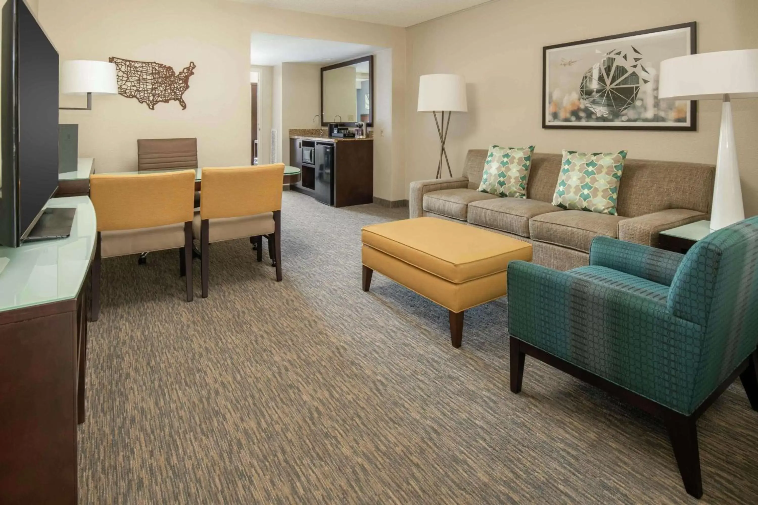 Bedroom, Seating Area in Embassy Suites By Hilton Seattle - Tacoma International Airport