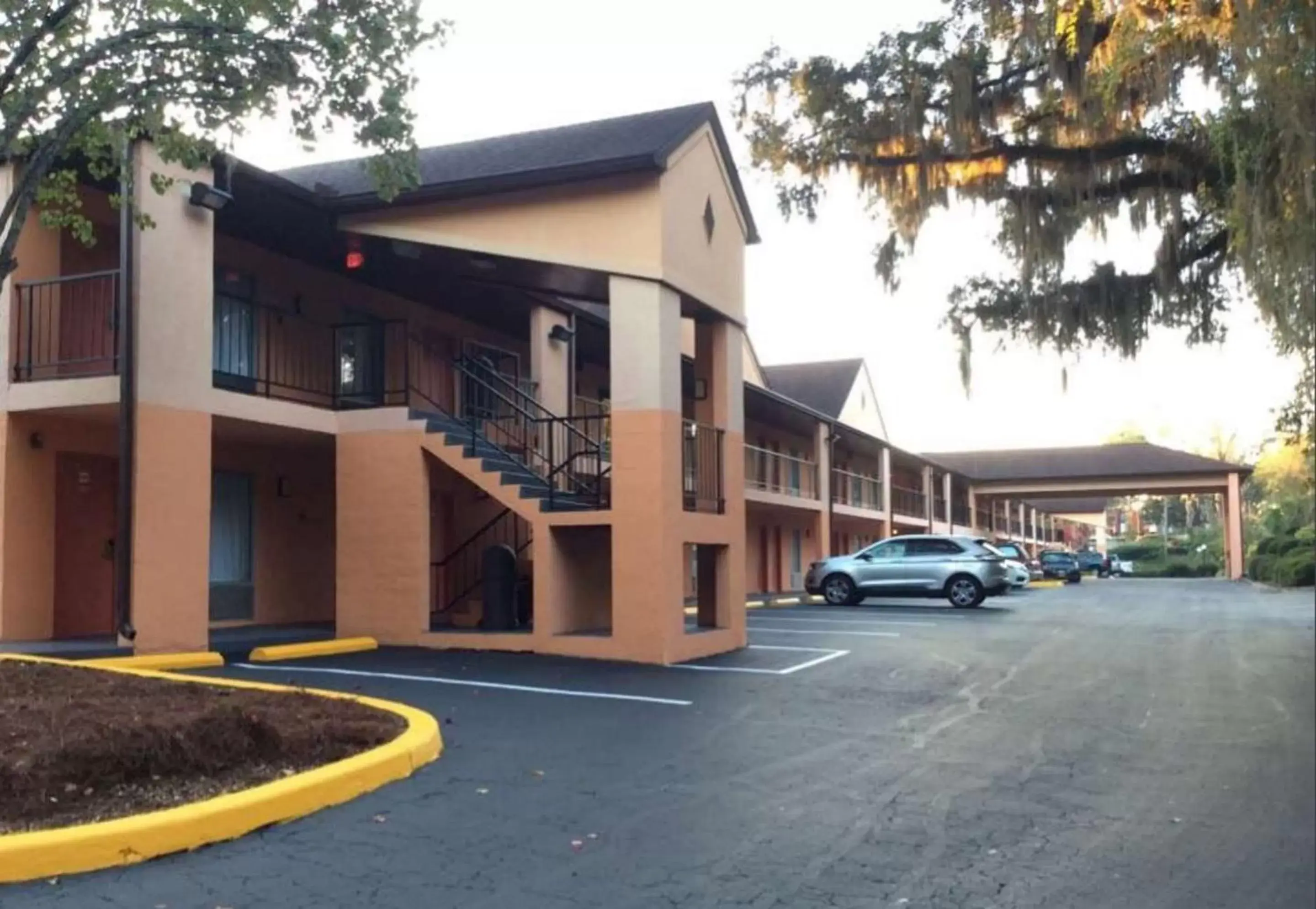 Property Building in Best Western Tallahassee Downtown Inn and Suites