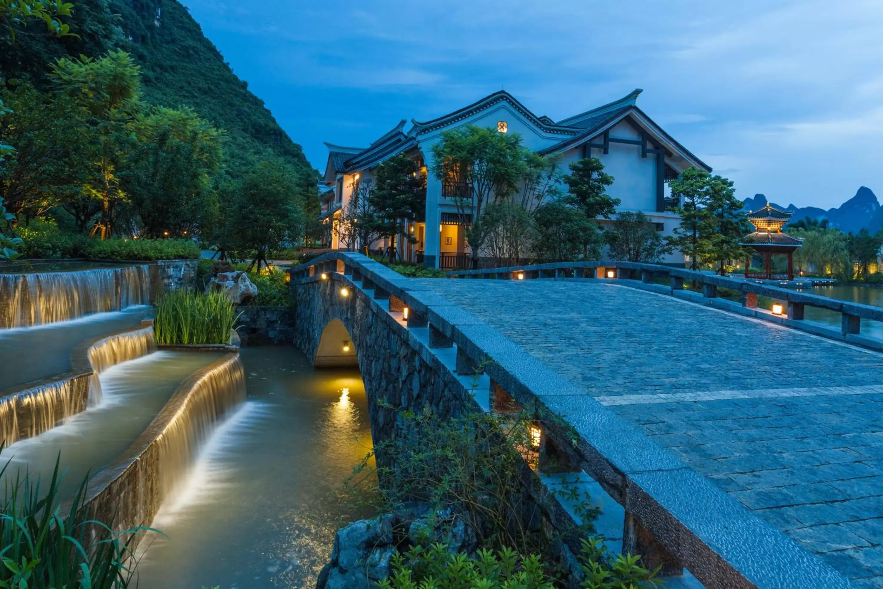 Garden, Swimming Pool in Banyan Tree Yangshuo