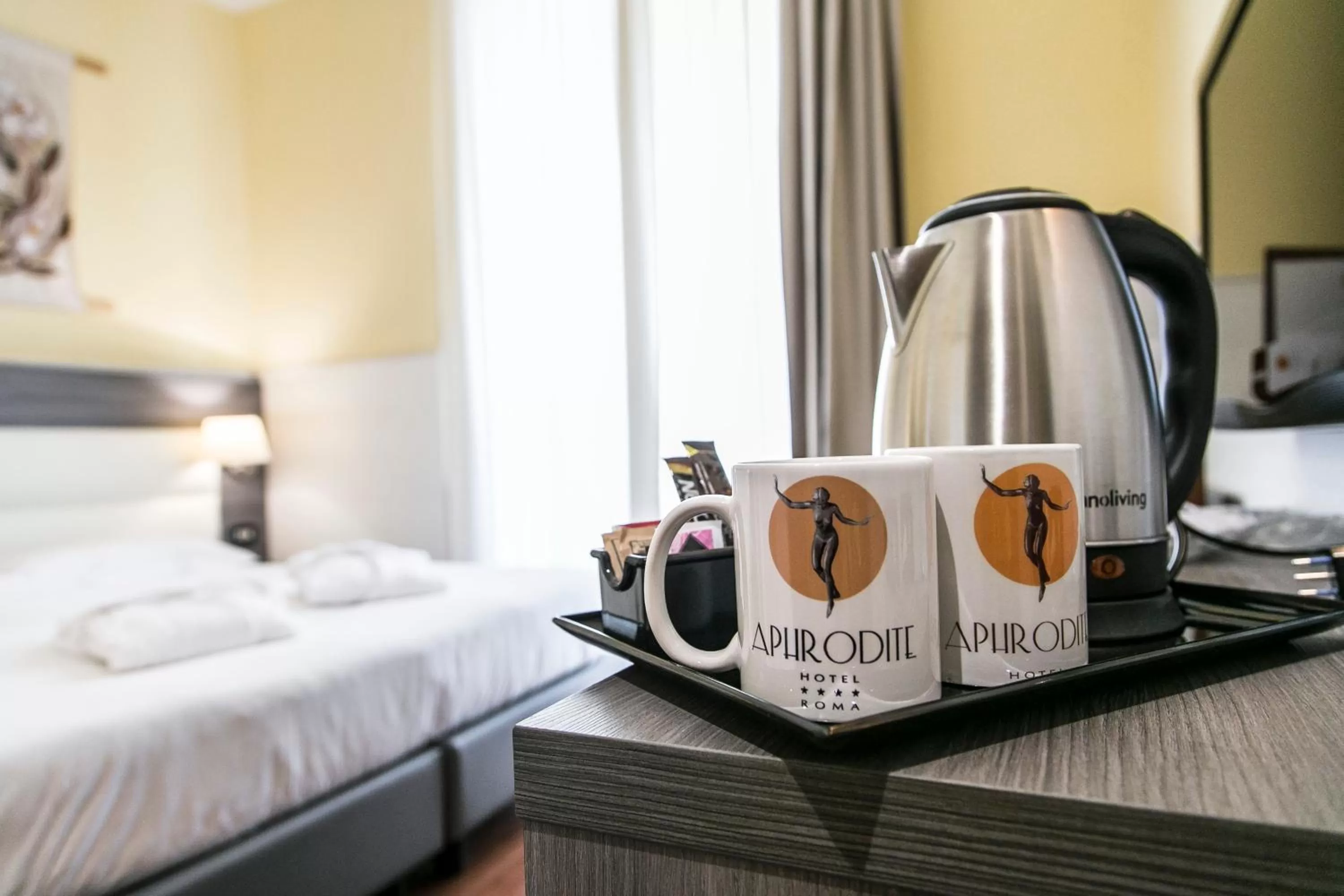 Coffee/tea facilities, Bed in Hotel Aphrodite