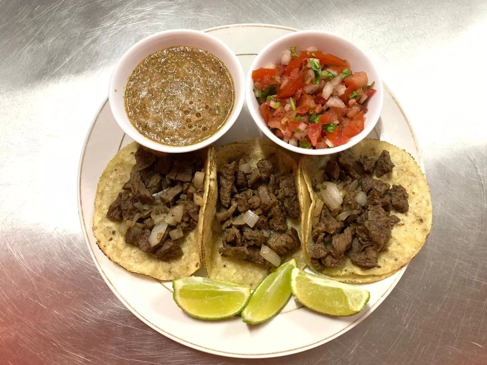 Restaurant/places to eat in Sunshine View Hotel and Restaurant