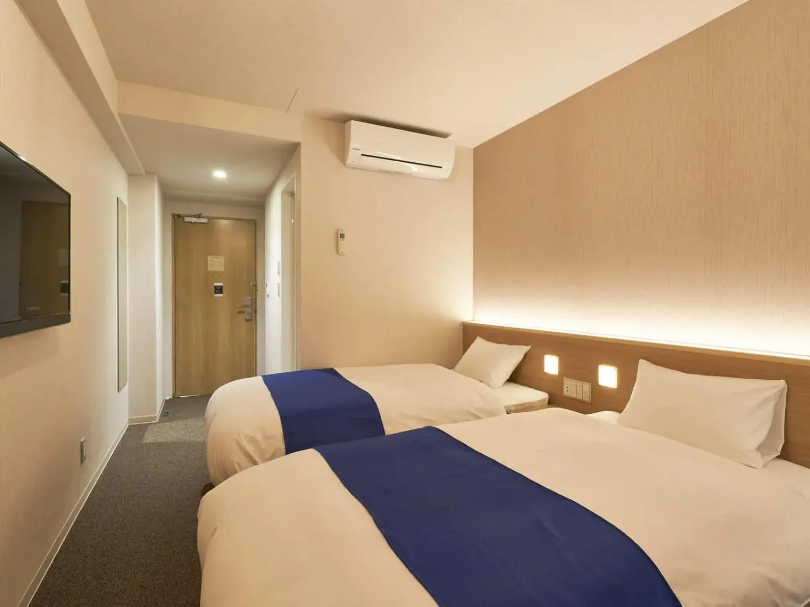 Nonsmoking Economy Twin Room in Hotel Meriken Port Kobe Motomachi Nonsmoking Economy Twin Room in Hotel Meriken Port Kobe Motomachi