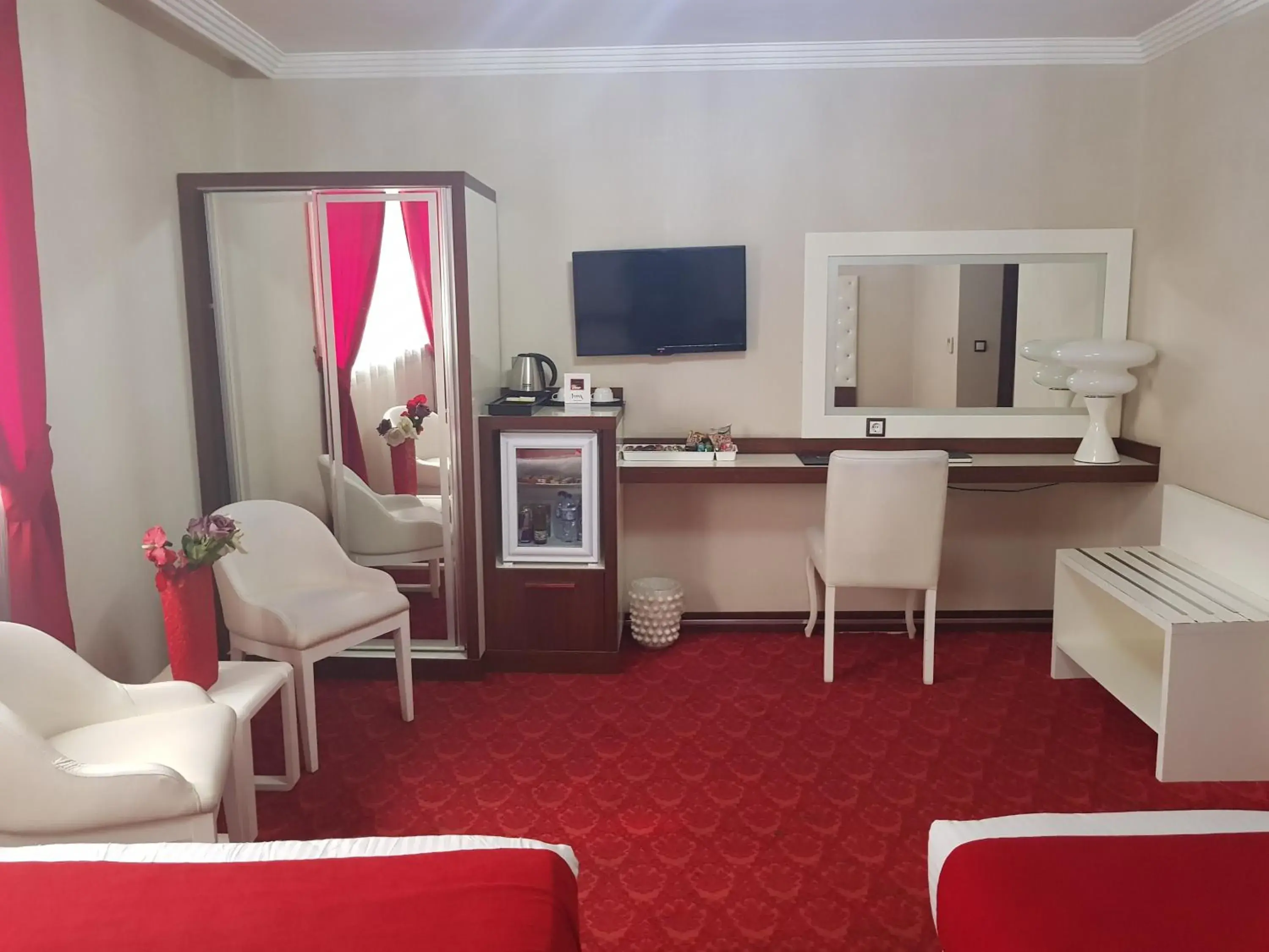 TV/Entertainment Center in Ismira Hotel Ankara