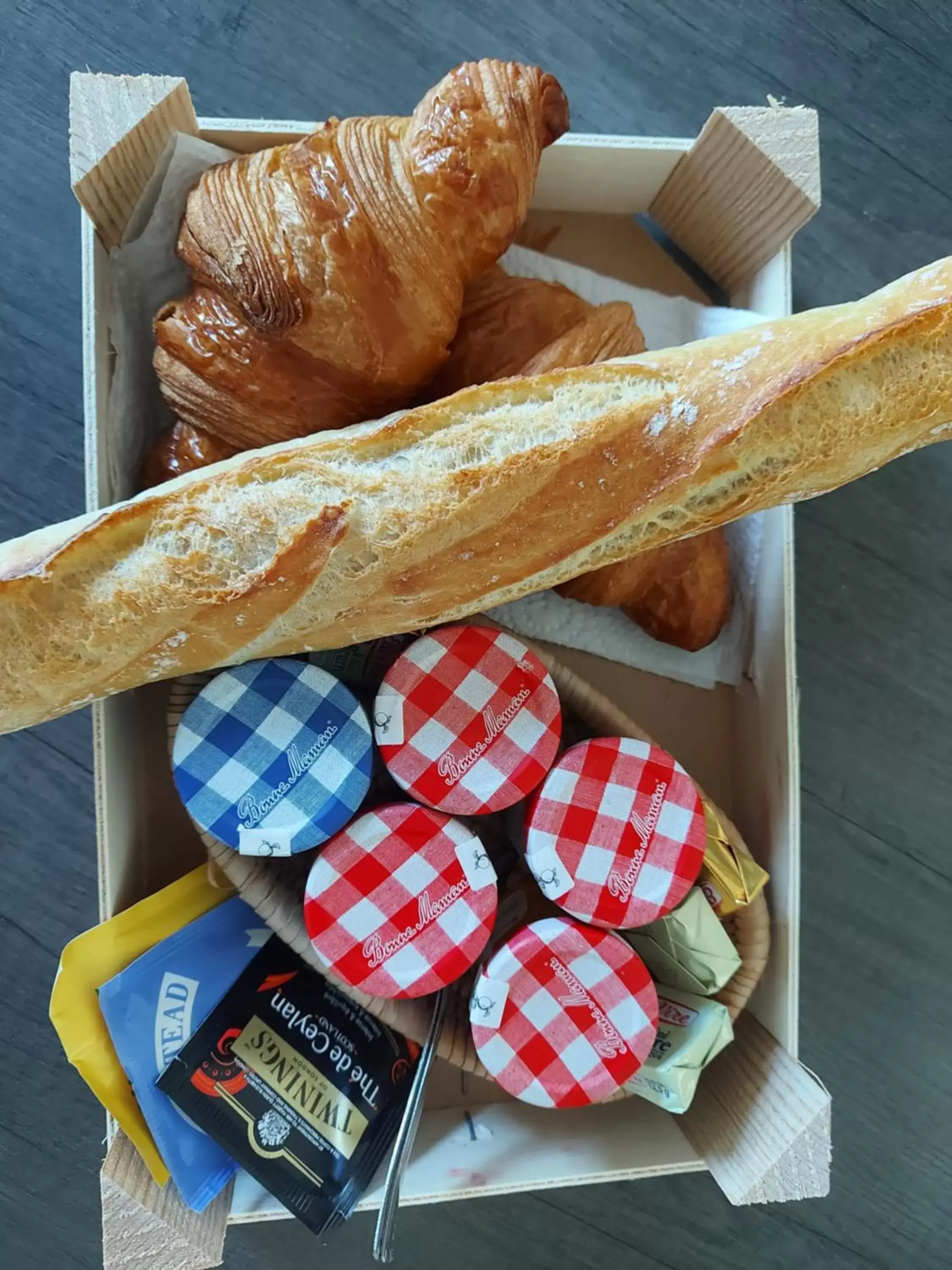 Breakfast in Havre de paix et jardin tropical. Chambre privée