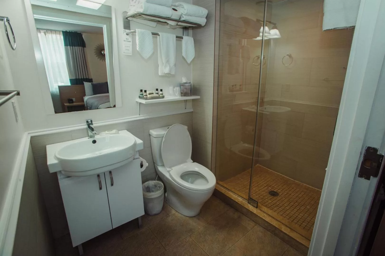 Toilet in Villa Italia South Beach