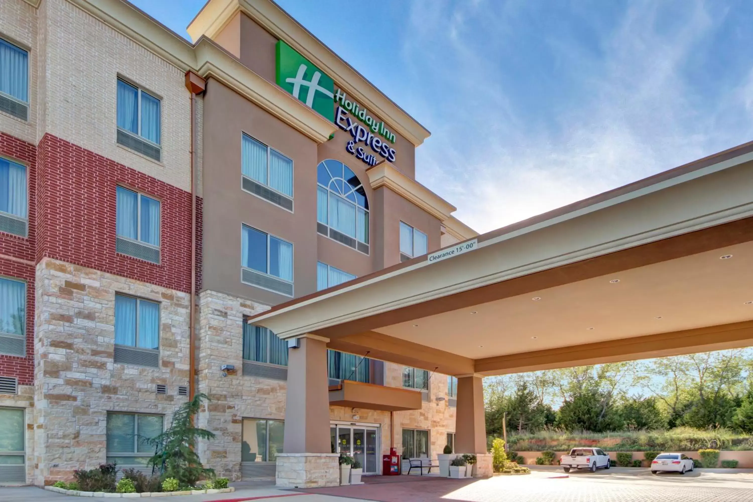 Property building in Holiday Inn Express and Suites Oklahoma City North by IHG Property building in Holiday Inn Express and Suites Oklahoma City North by IHG