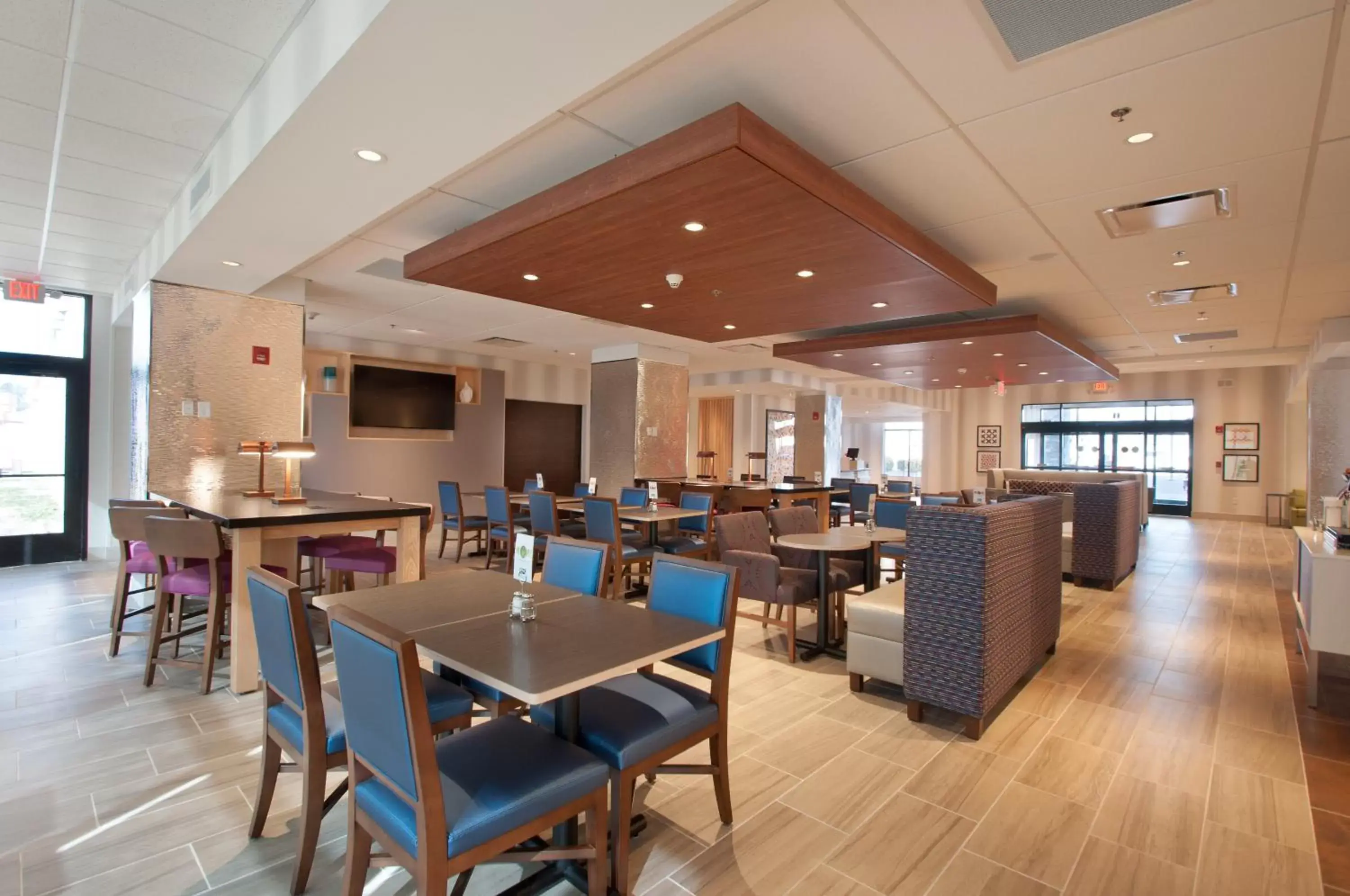 Property building, Restaurant/Places to Eat in Holiday Inn Express Quantico - Stafford, an IHG Hotel