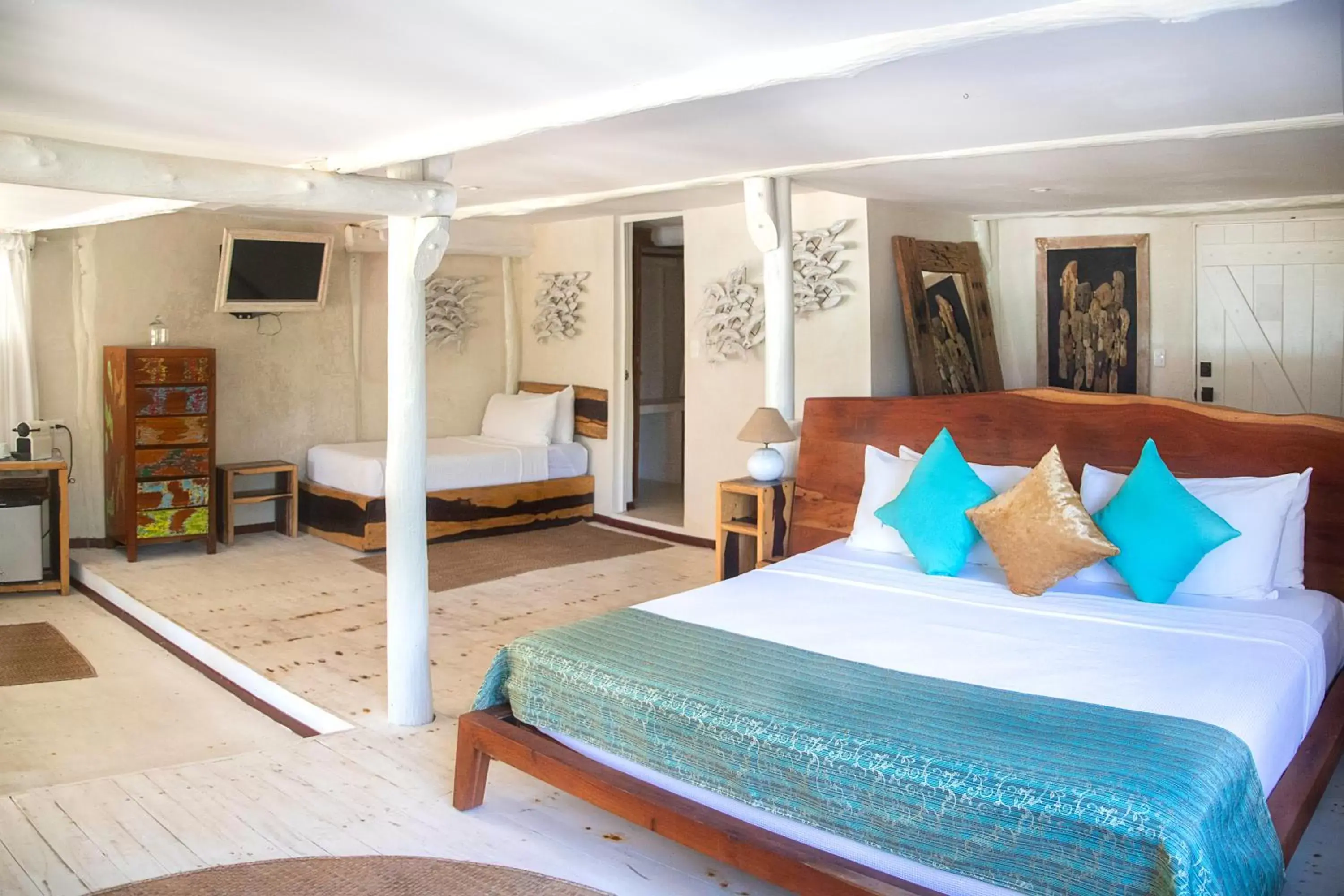 Bed in Villa Las Estrellas Tulum - located at the party zone