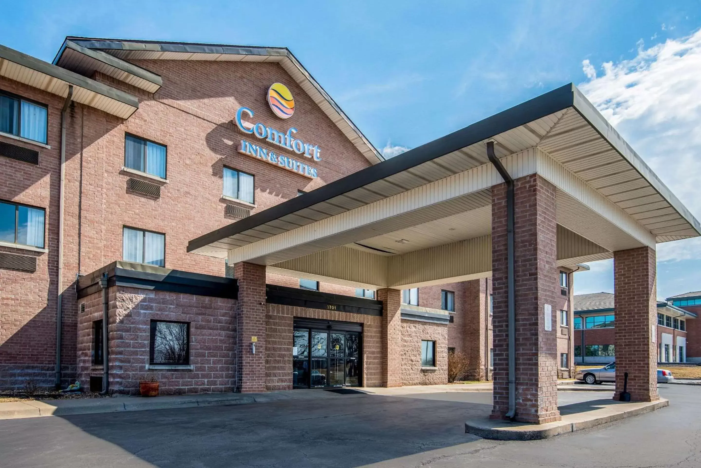 Property building in Comfort Inn & Suites Lees Summit - Kansas City Property building in Comfort Inn & Suites Lees Summit - Kansas City
