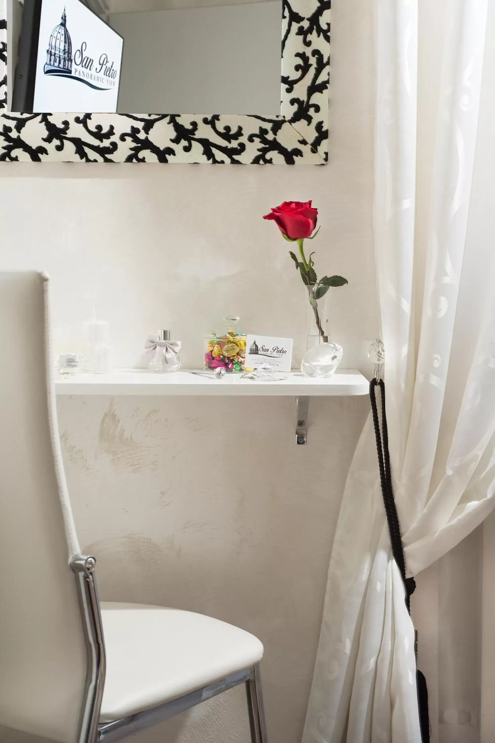 Decorative detail, Bathroom in San Pietro Panoramic View