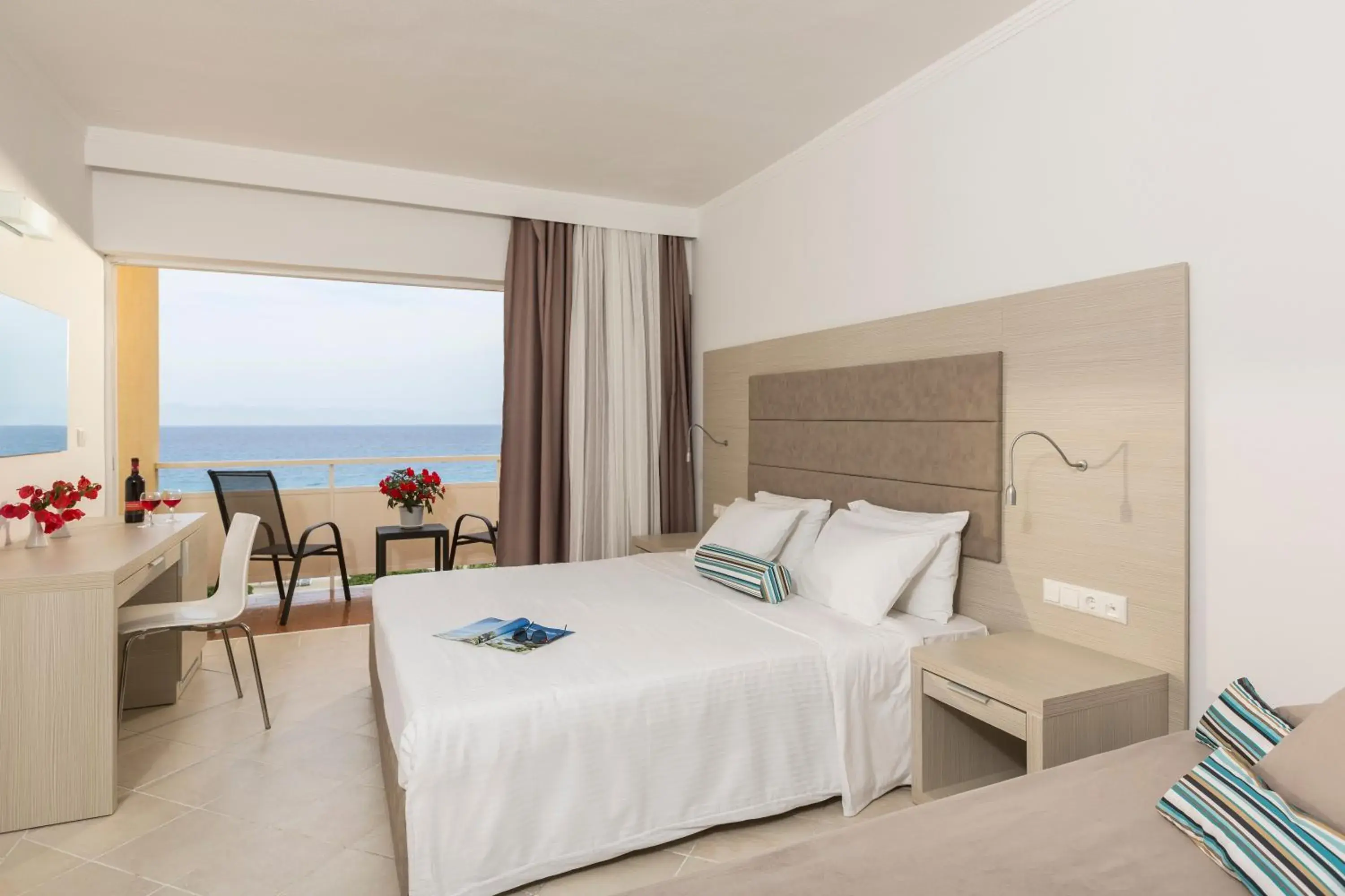 Photo of the whole room, Bed in Sunshine Rhodes Photo of the whole room, Bed in Sunshine Rhodes