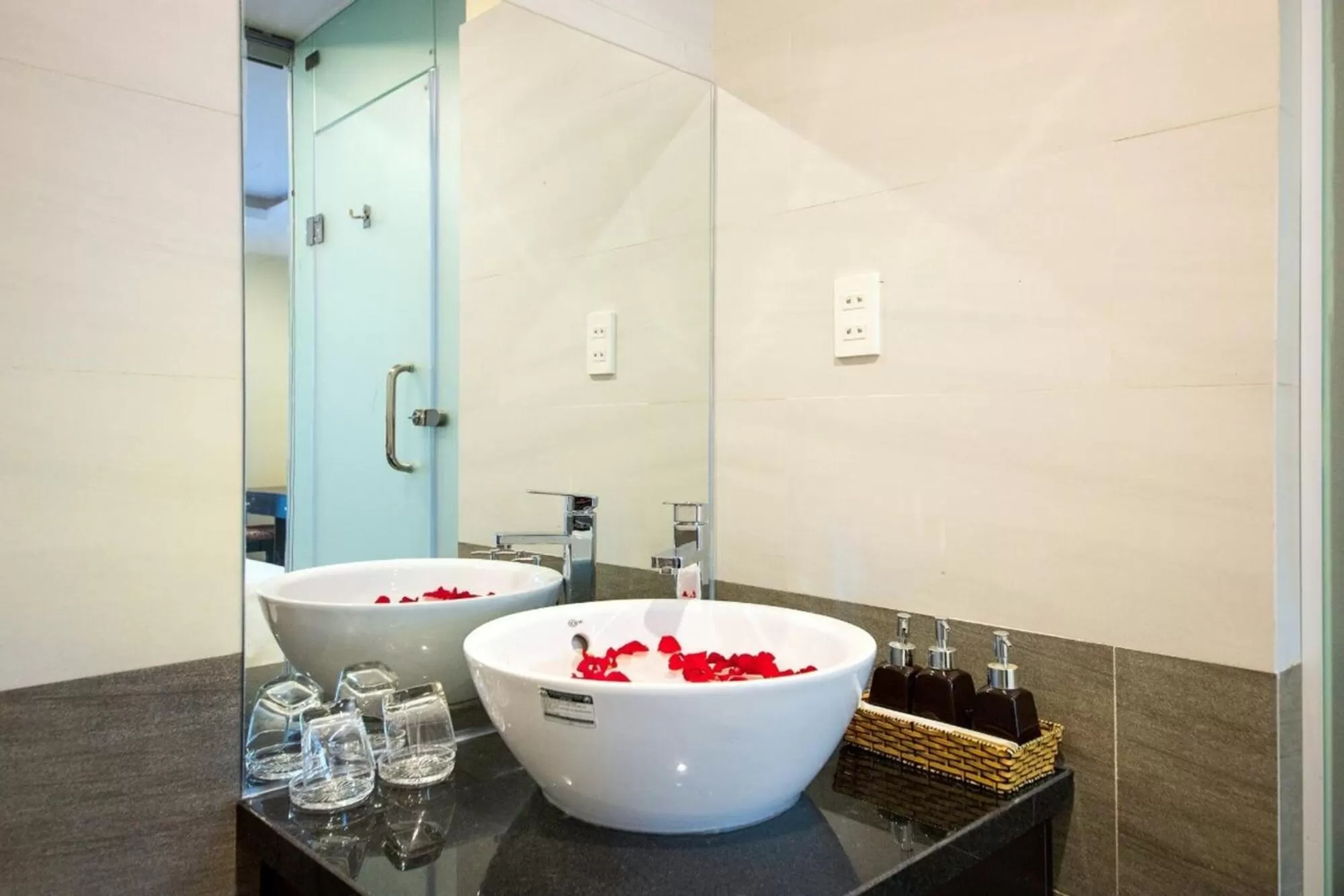 Bathroom in Hoi An Riverland Villa - Hoi An Center