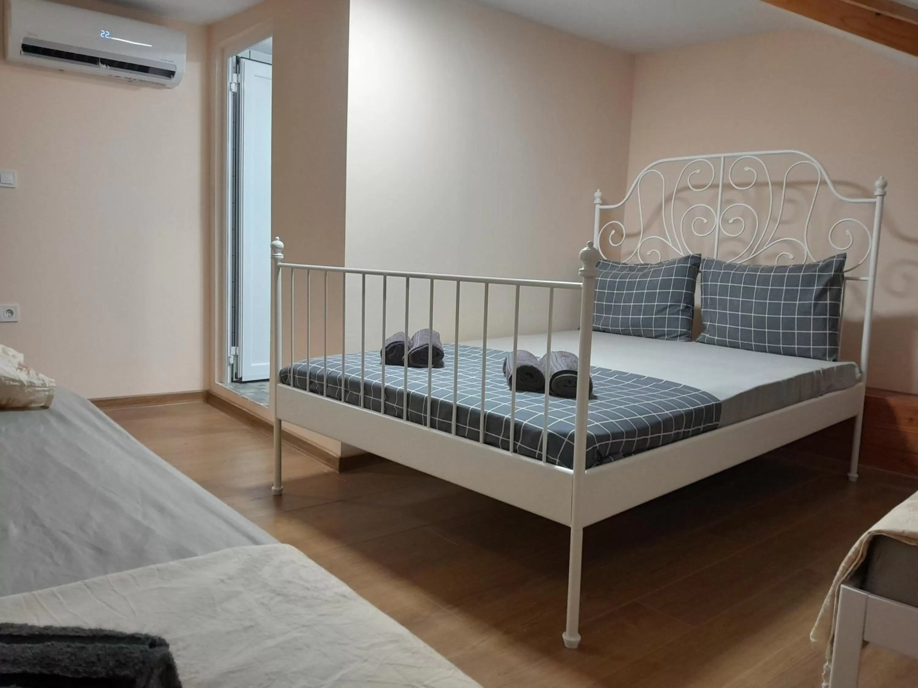 Bed in HANCHO SevenUps - KAPANA Plovdiv Center