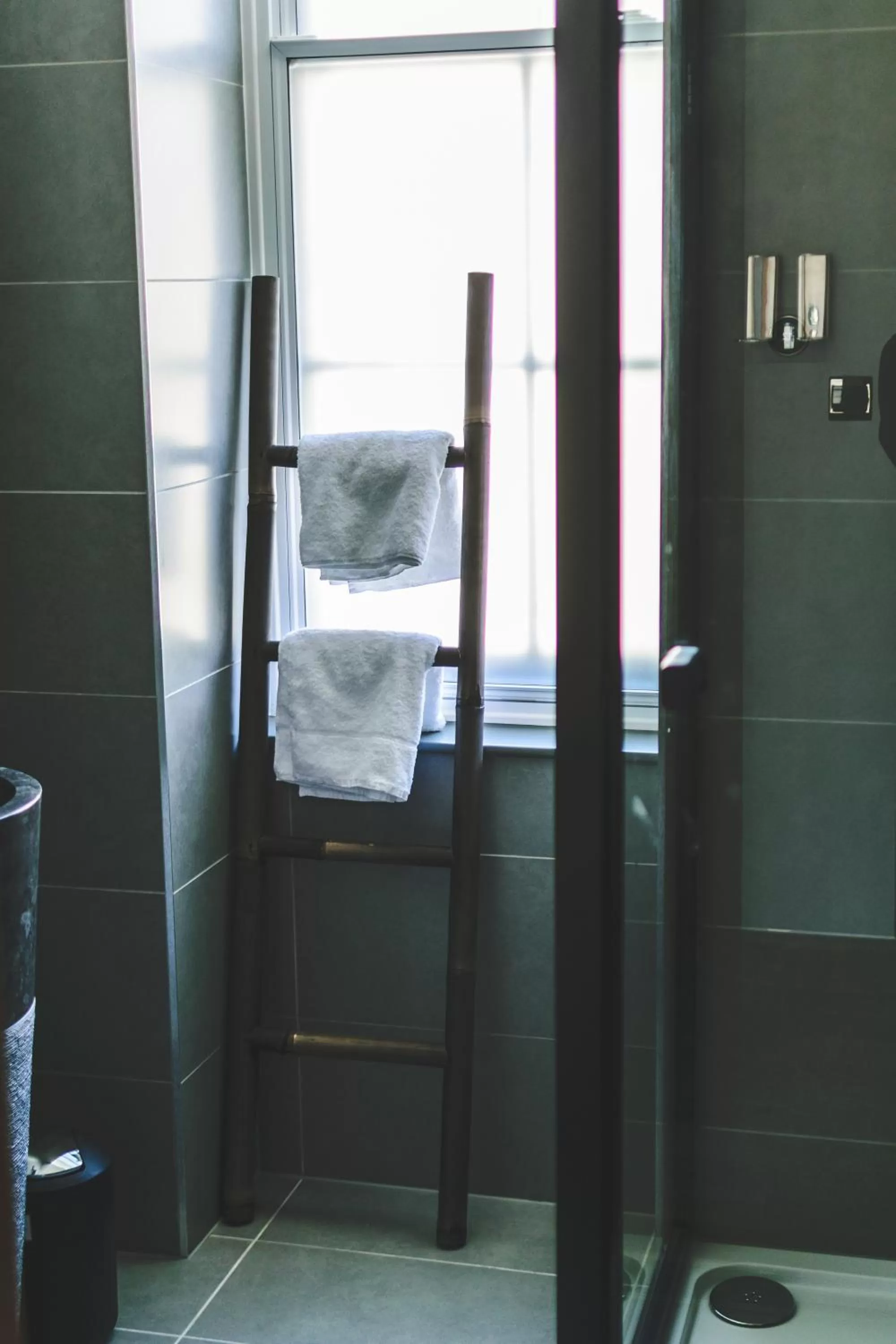 Bathroom, Bed in MONO Suites Old Town
