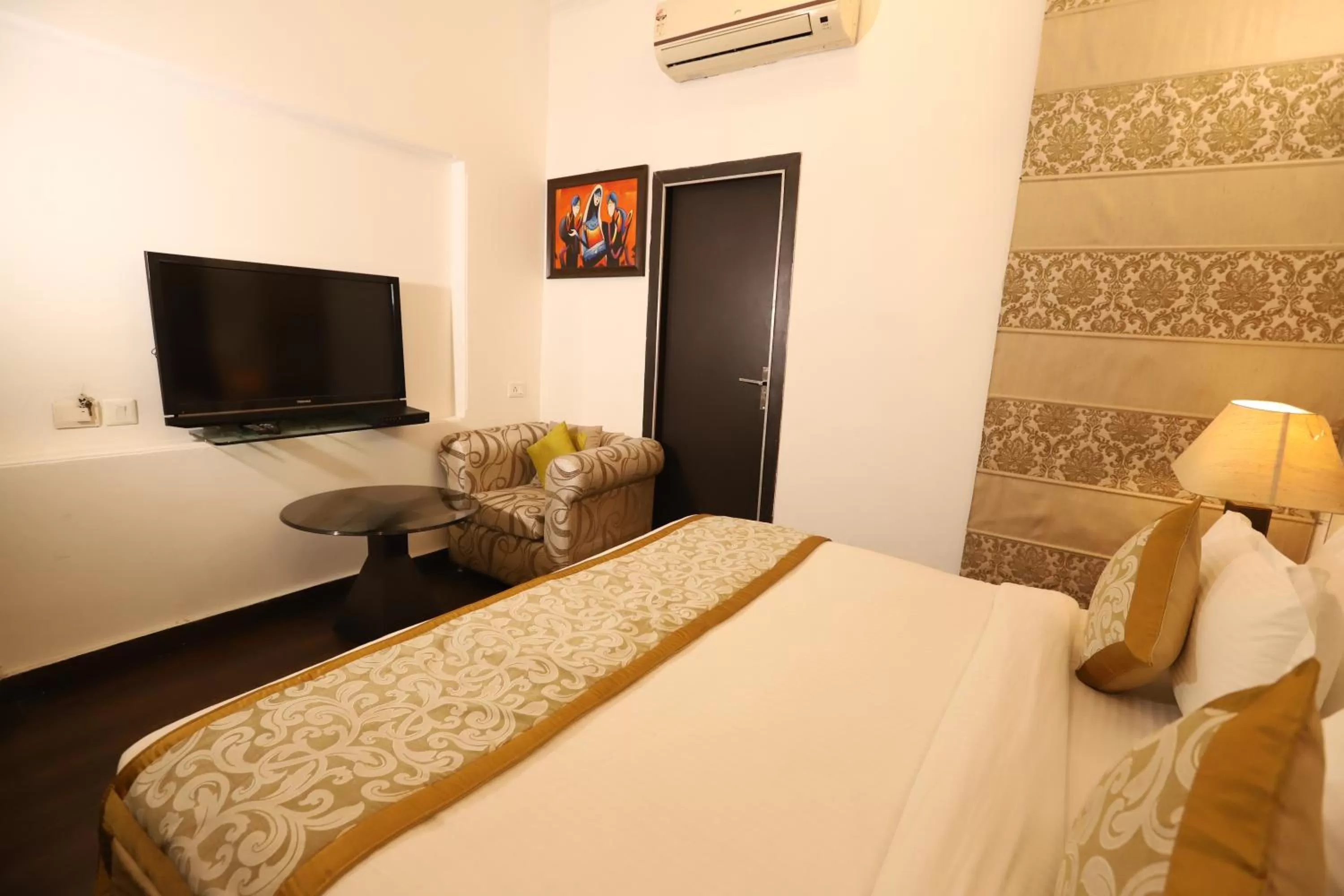 Bed in Hotel Capitol Hills - Greater Kailash Delhi
