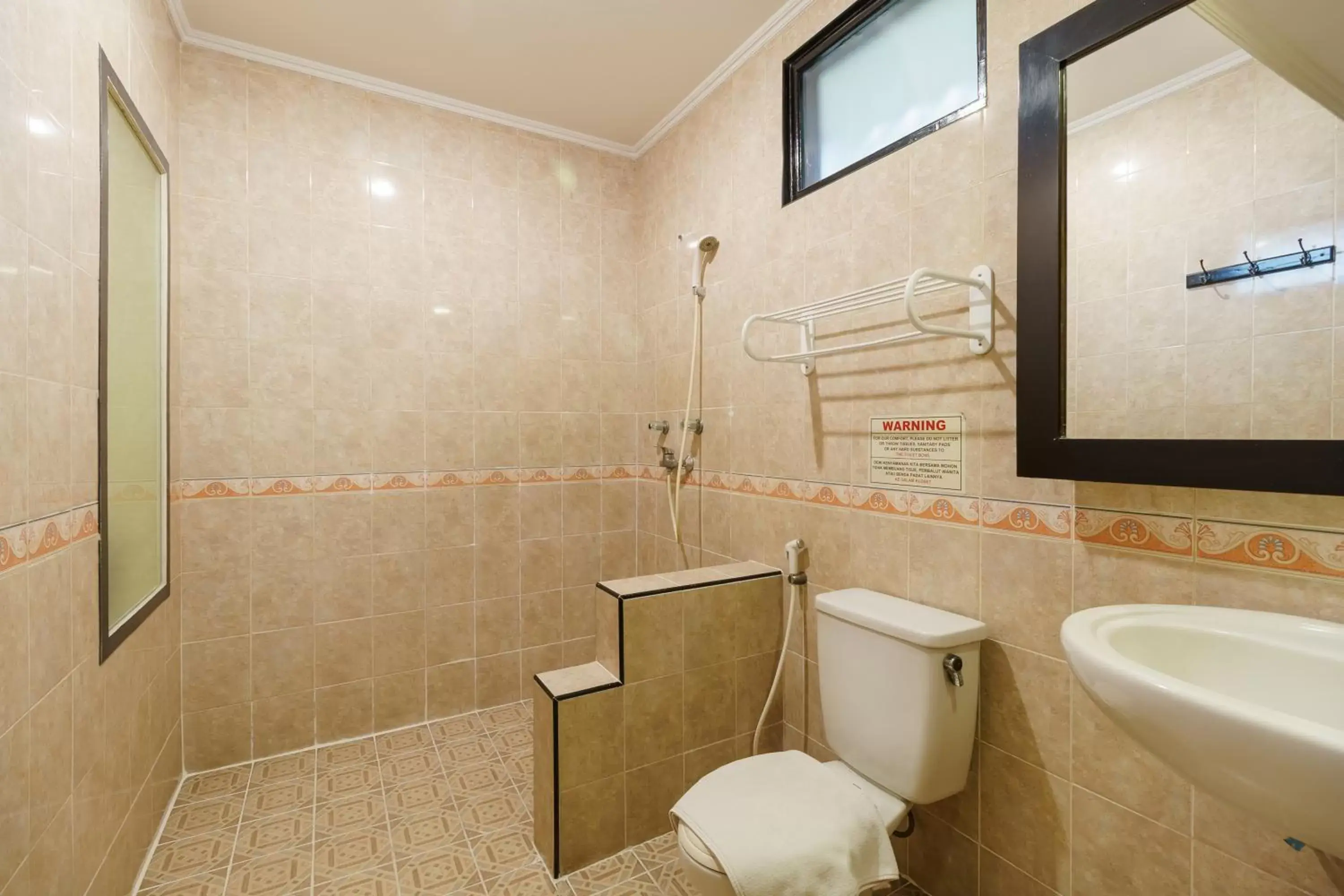 Bathroom in RedDoorz Plus near Ancol