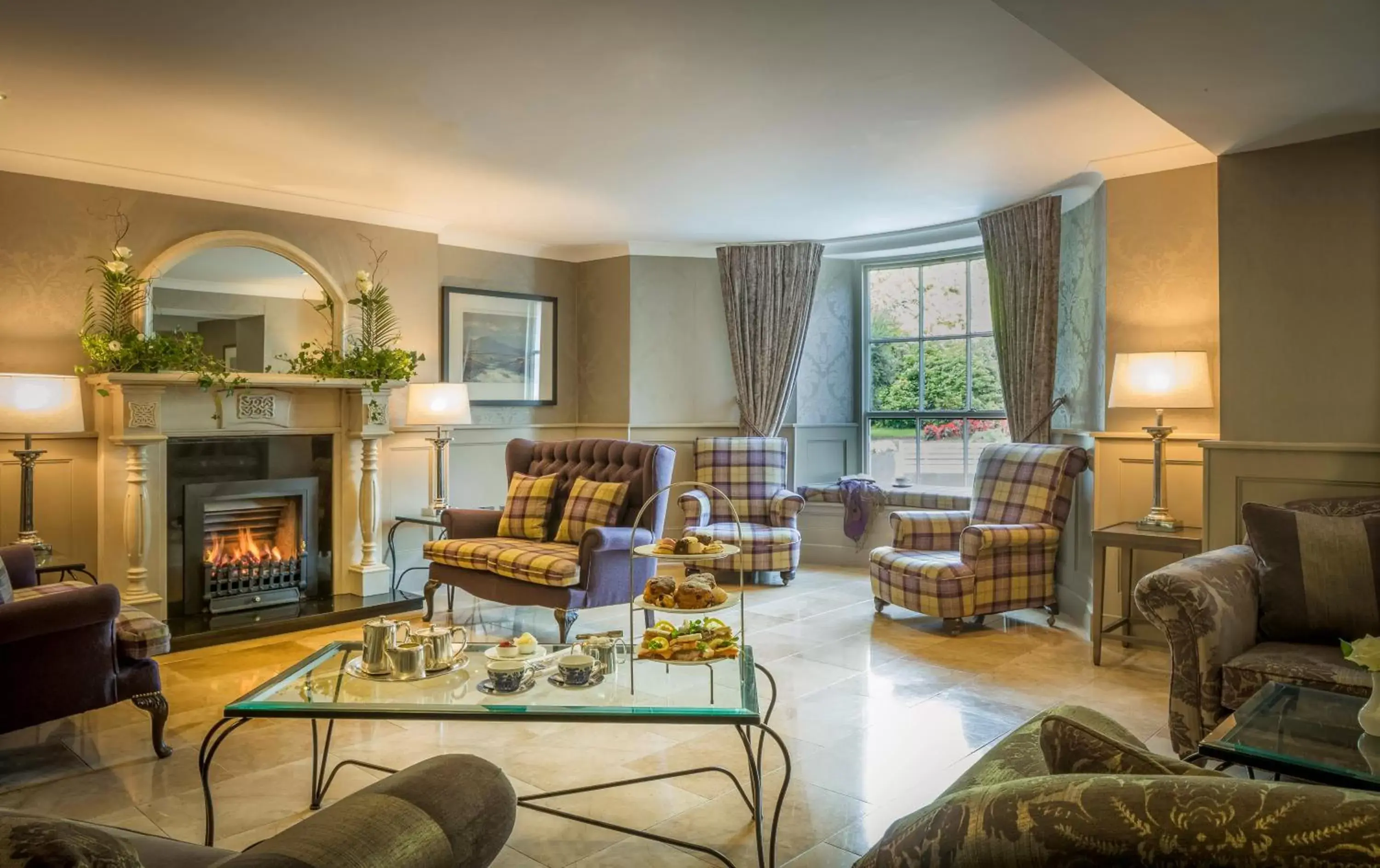 Communal lounge/ TV room, Seating Area in County Arms Hotel Birr