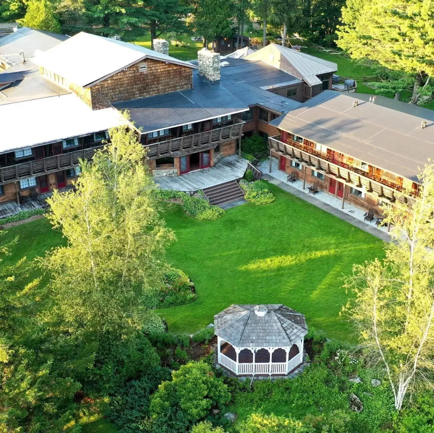 Property building, Bird's-eye View in Summit Lodge