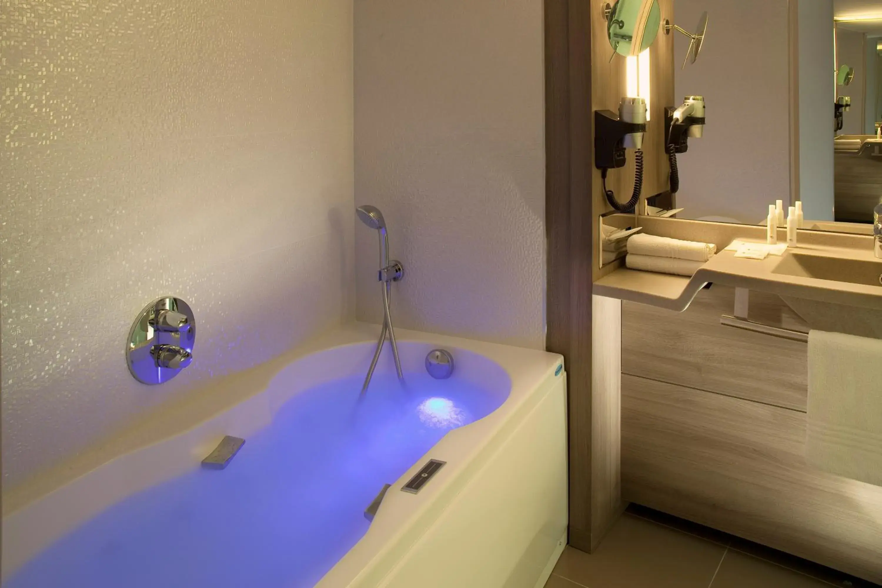 Bathroom in Oceania Clermont Ferrand Bathroom in Oceania Clermont Ferrand