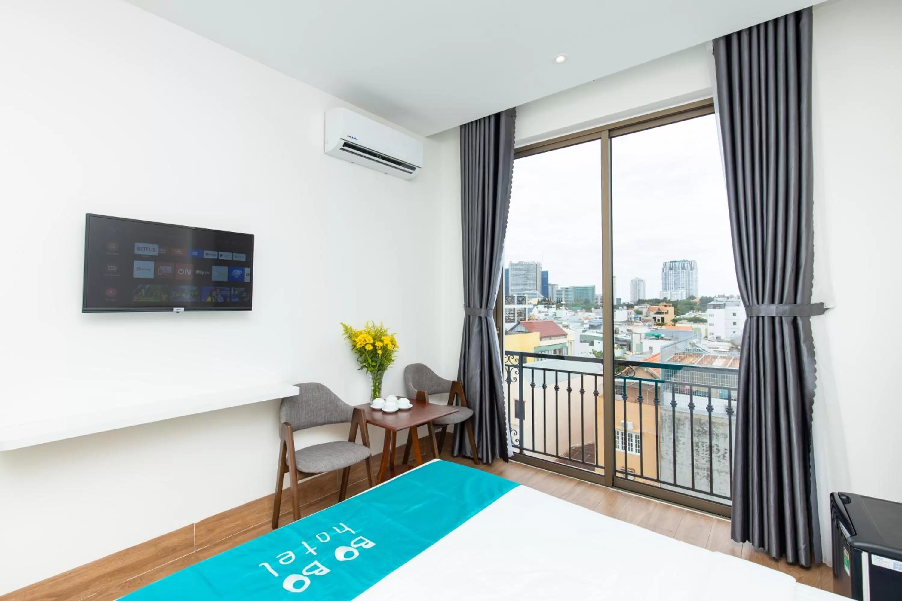 View (from property/room), Bed in BOBO Boutique Hotel