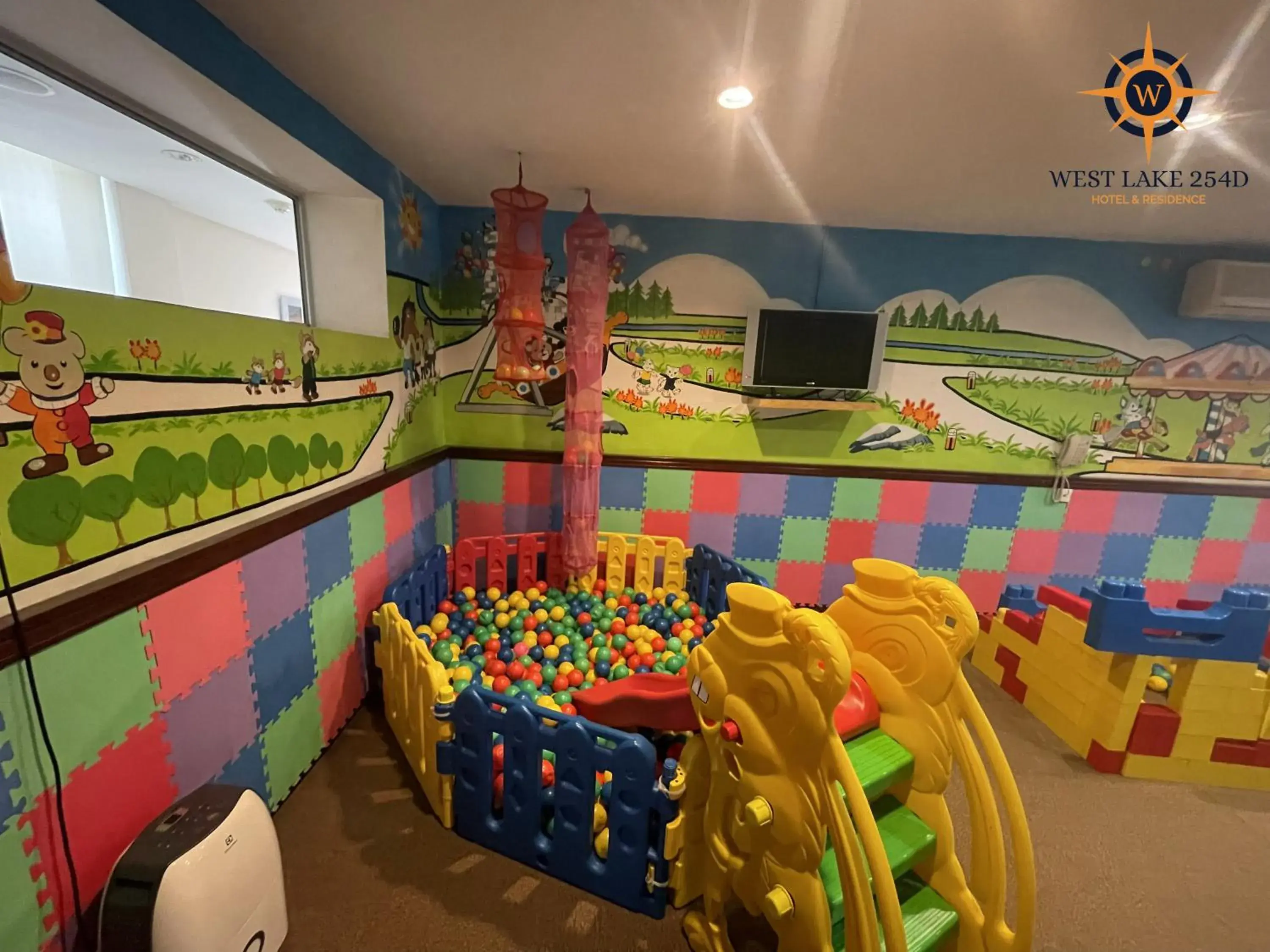 Kids's club in West Lake 254D Hotel & Residence