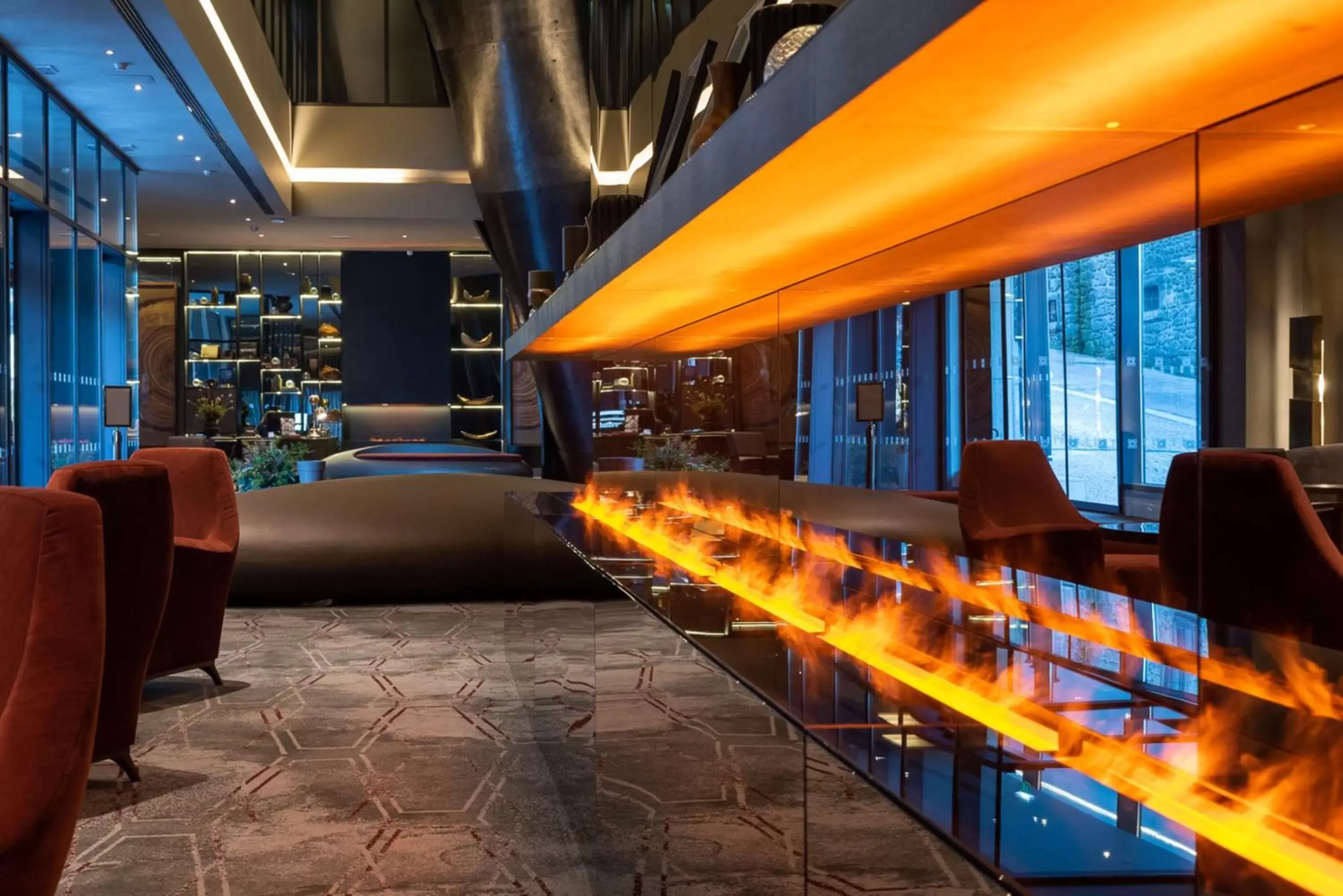 Lobby or reception, Lounge/Bar in Hilton Porto Gaia