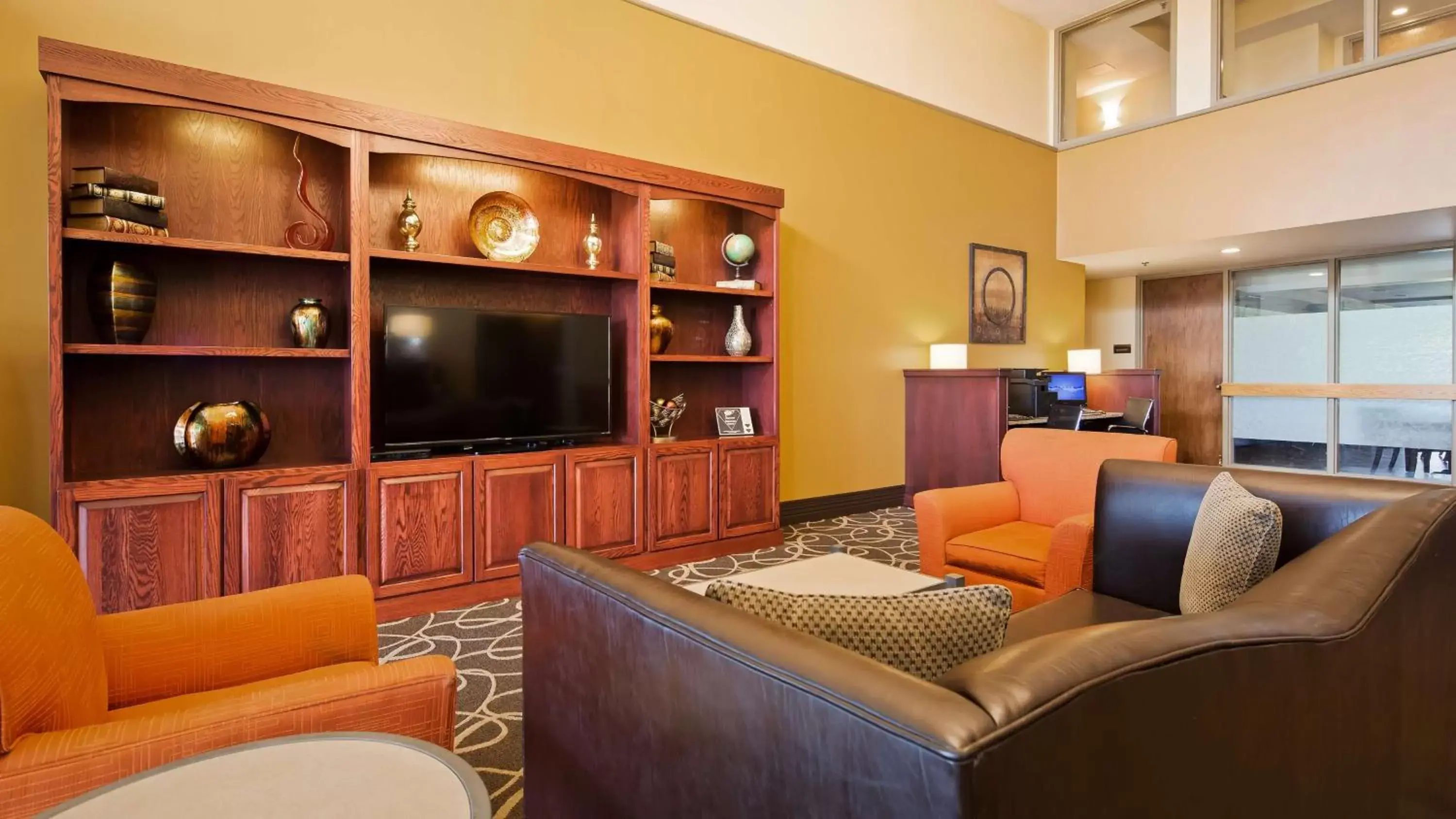 Lobby or reception, Seating Area in Best Western Executive Inn Kenosha - Pleasant Prairie
