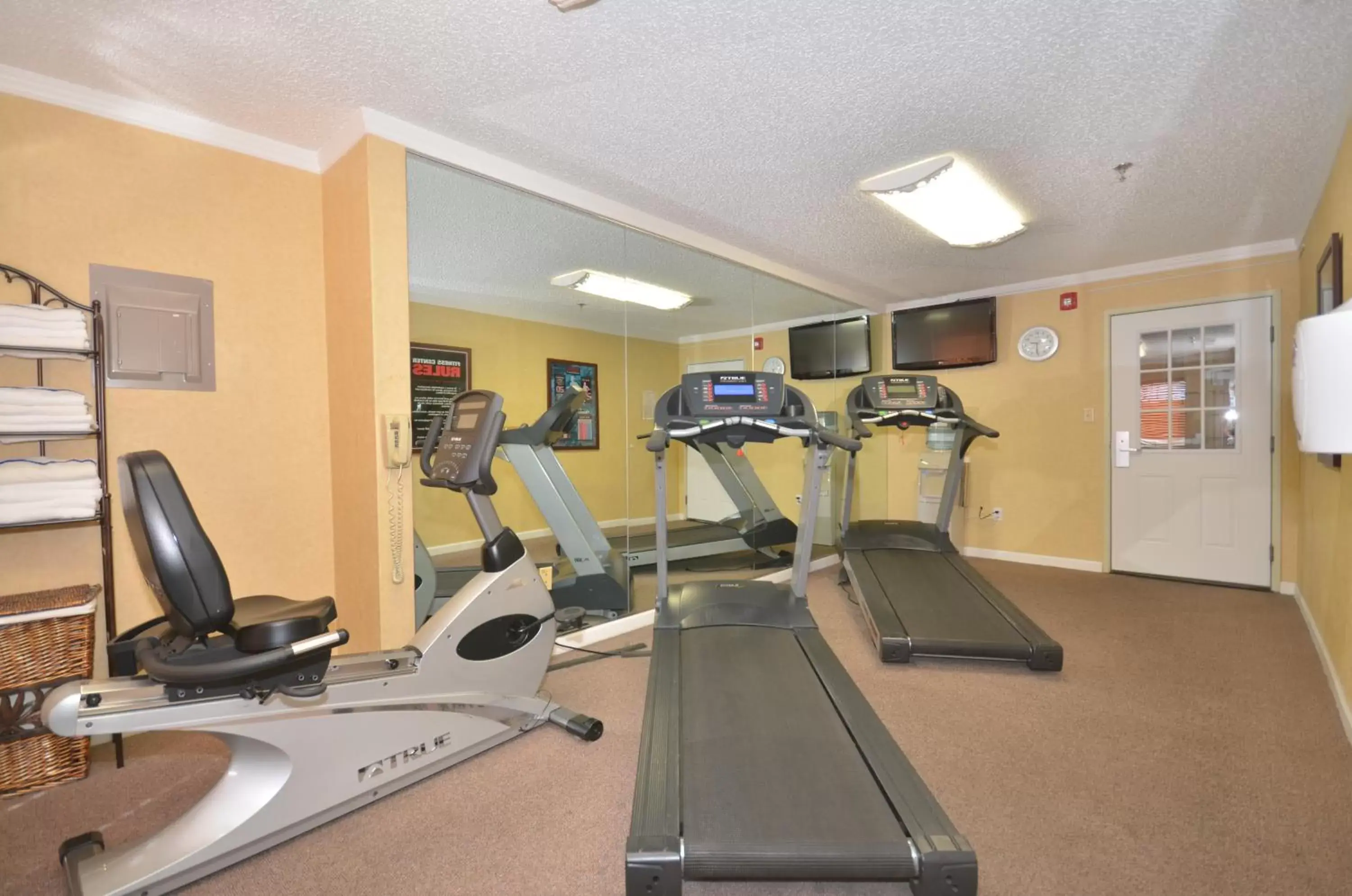 Fitness Center/Facilities in Ramada by Wyndham Santa Fe