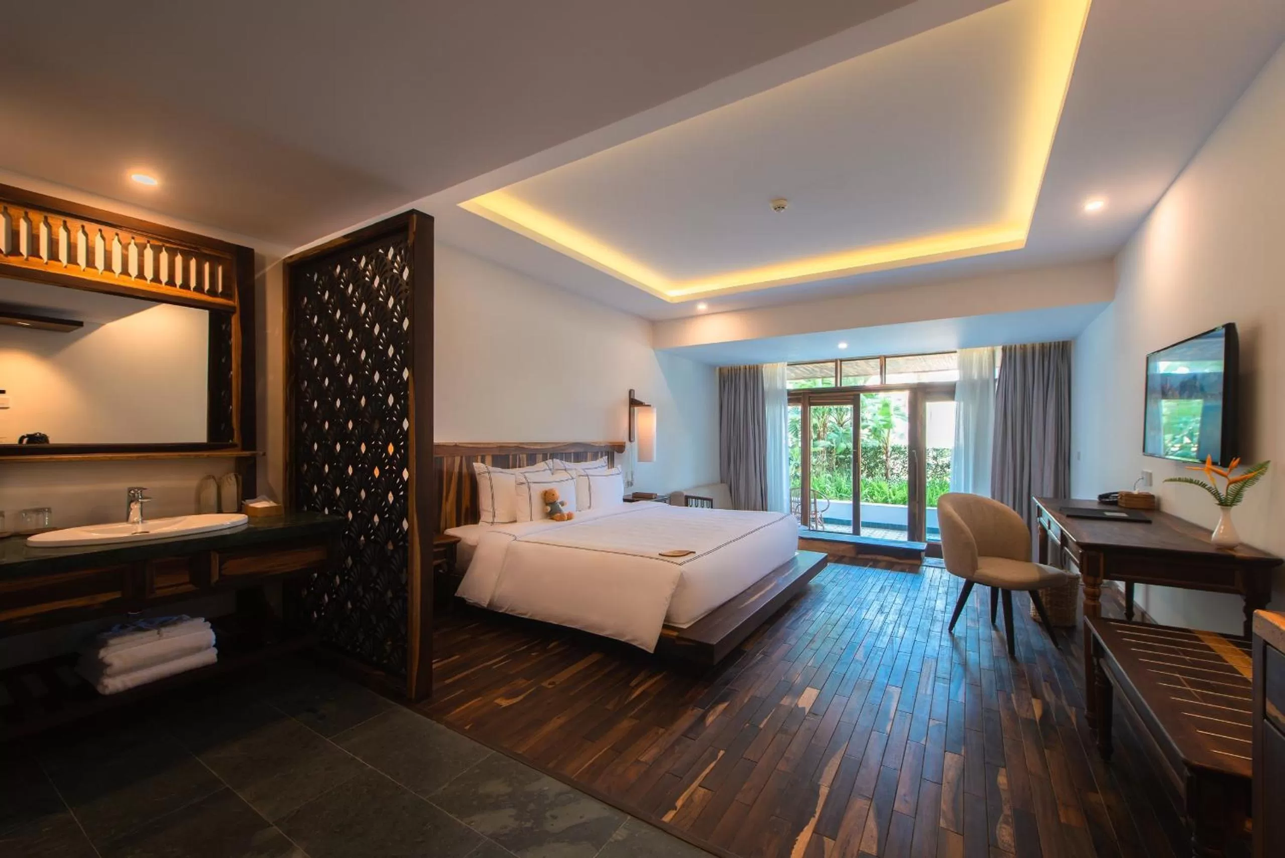 Bed in Alibu Resort Nha Trang