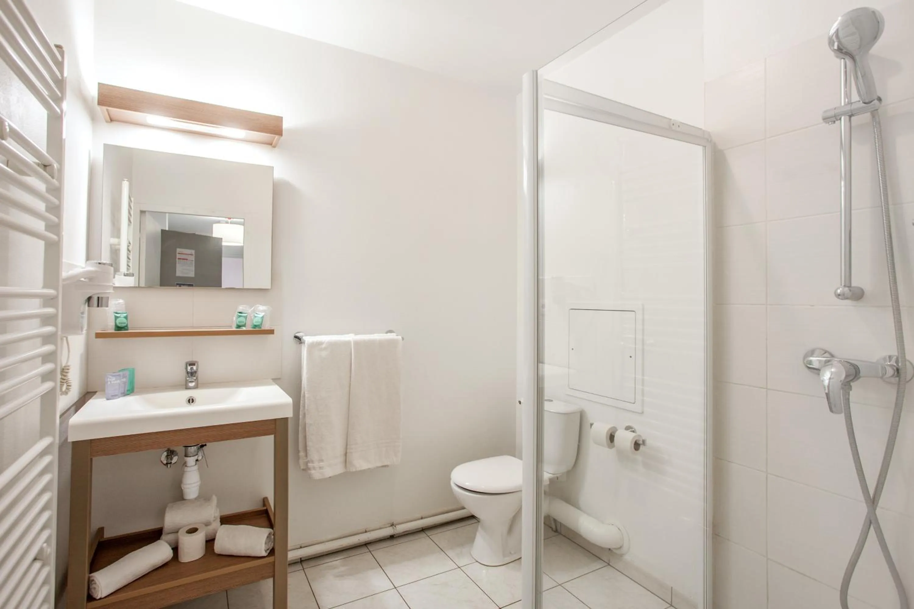 Shower in Appart'City Classic Annemasse Centre - Pays de Genève