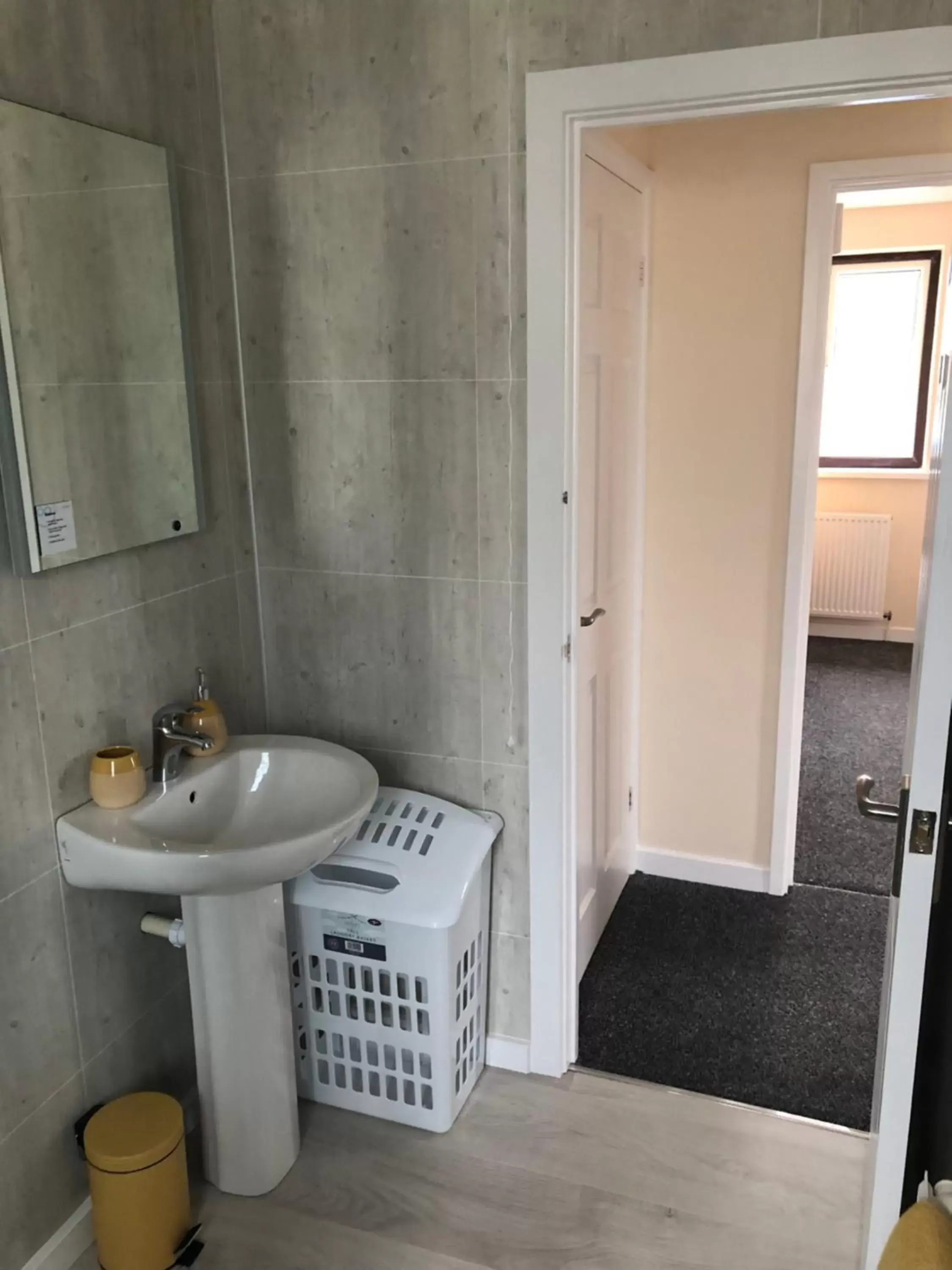 Bathroom in Highgate Inn Hotel