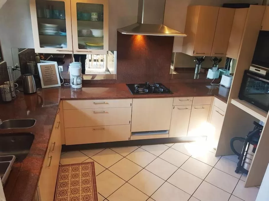 Kitchen/Kitchenette in L'Escale du Monde