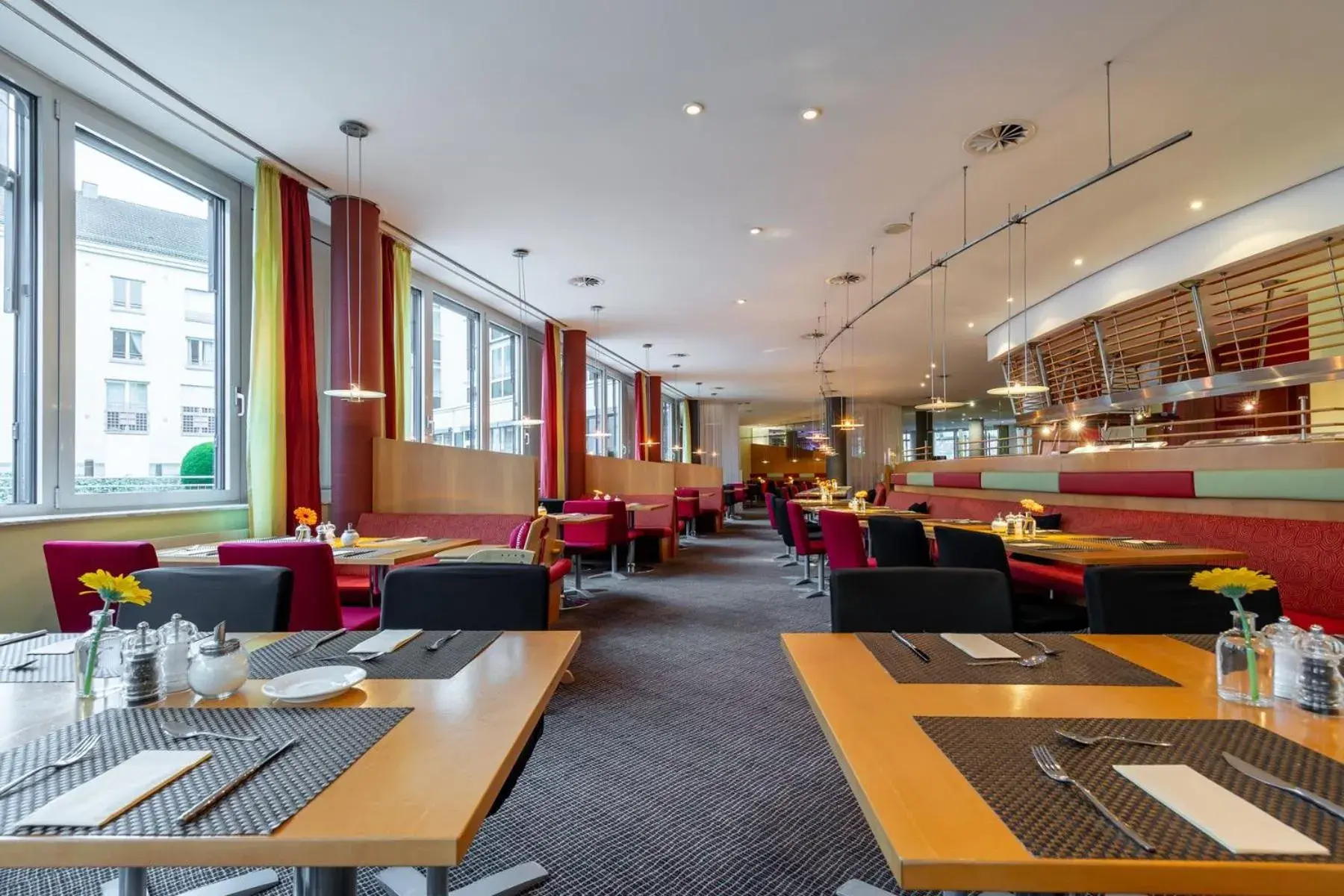 Restaurant/Places to Eat in Novotel Mainz