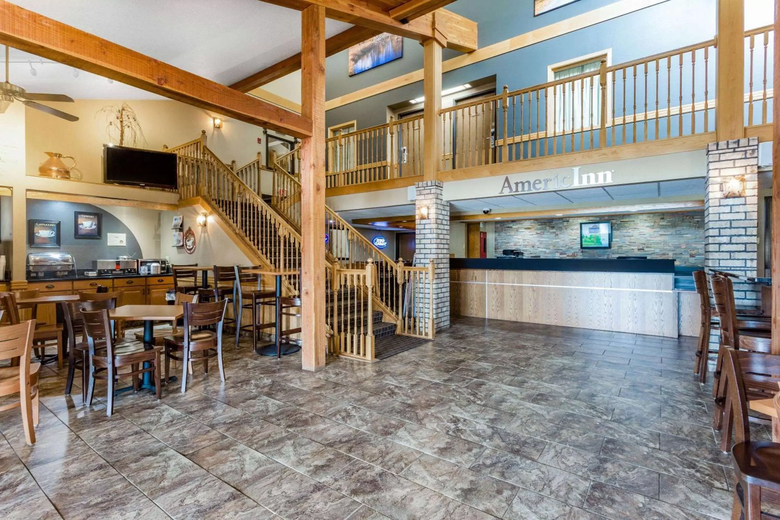 Lobby or reception, Kitchen/Kitchenette in AmericInn by Wyndham Virginia