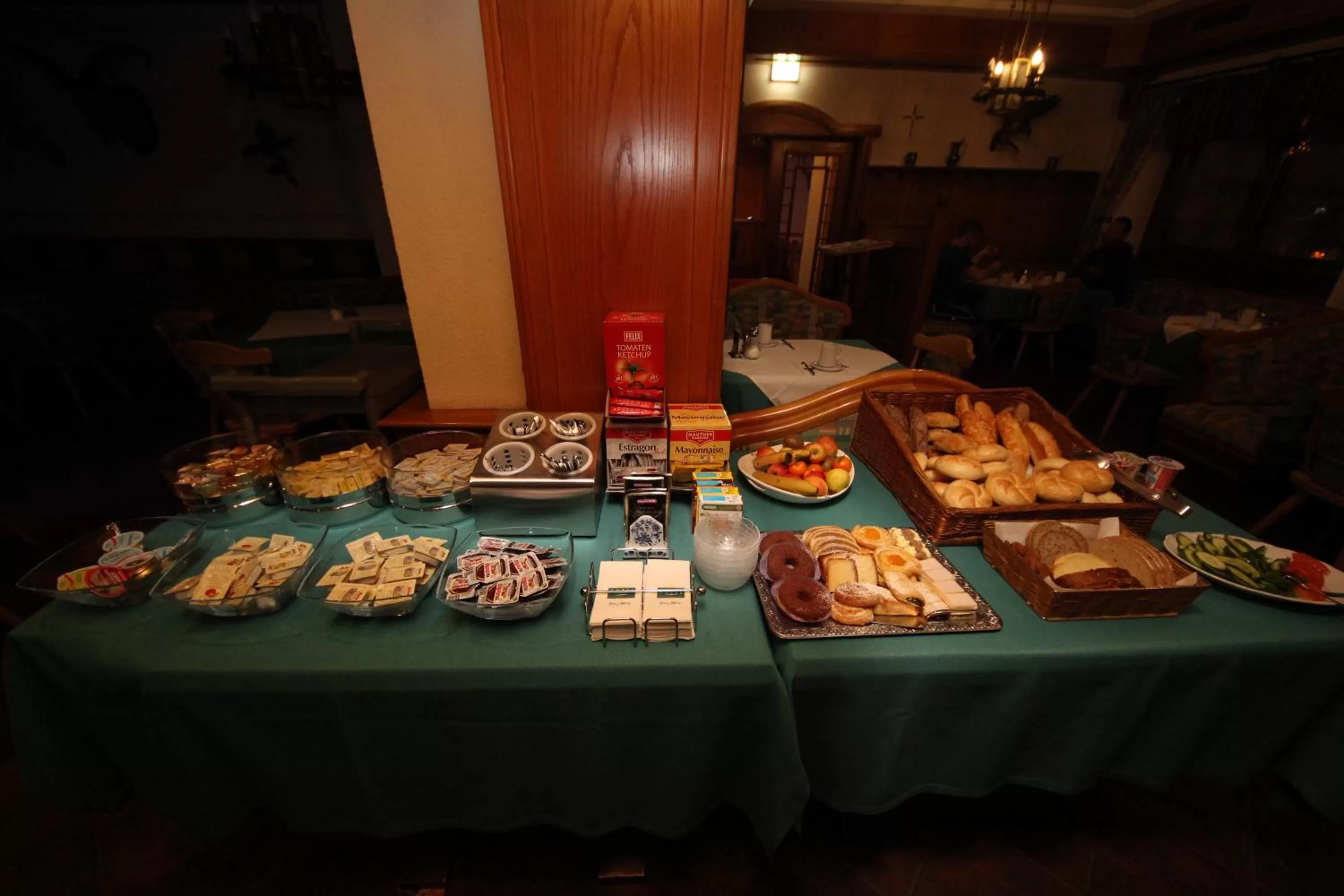 Buffet breakfast in Hotel Kleinmünchen