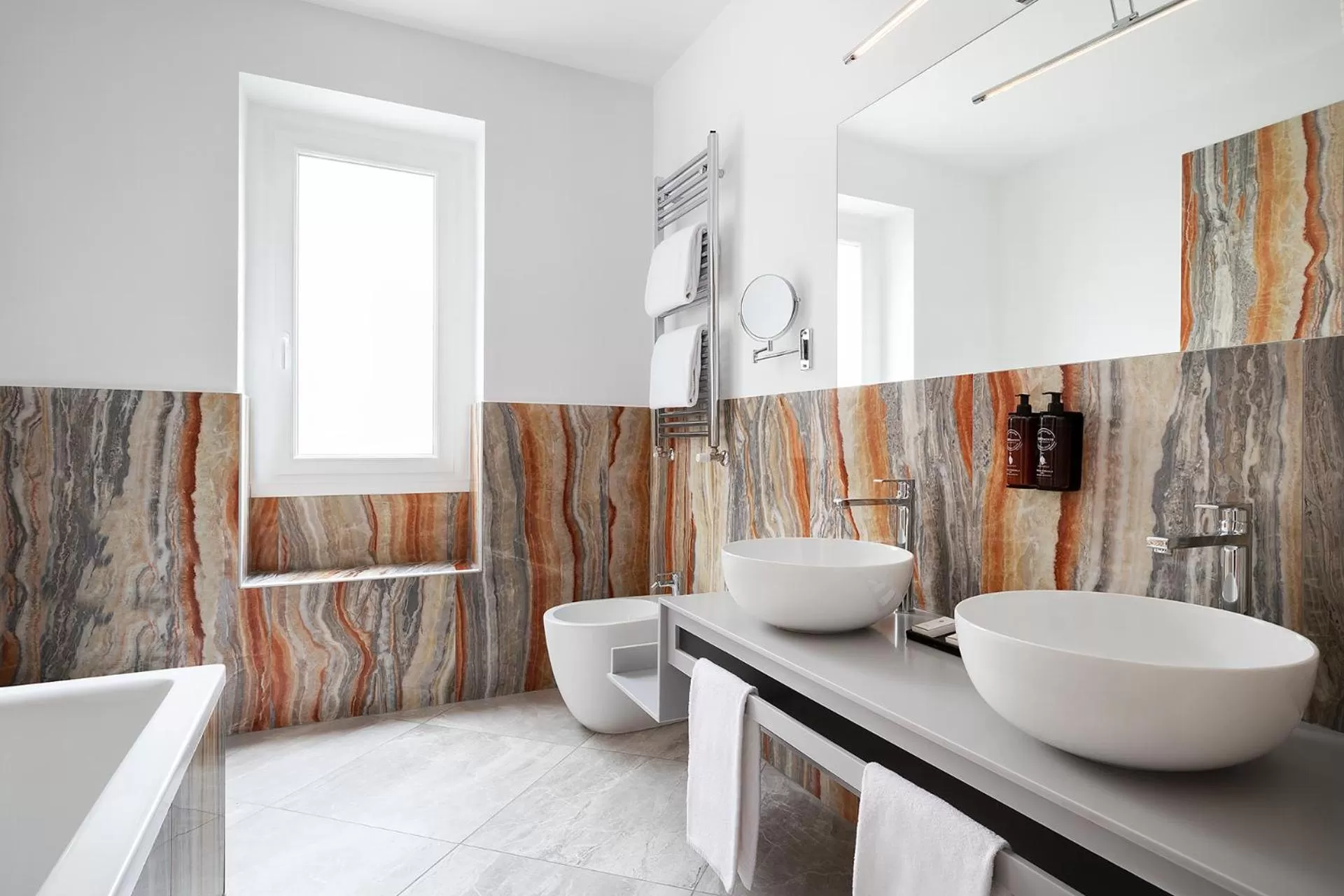 Bathroom in Sina De La Ville