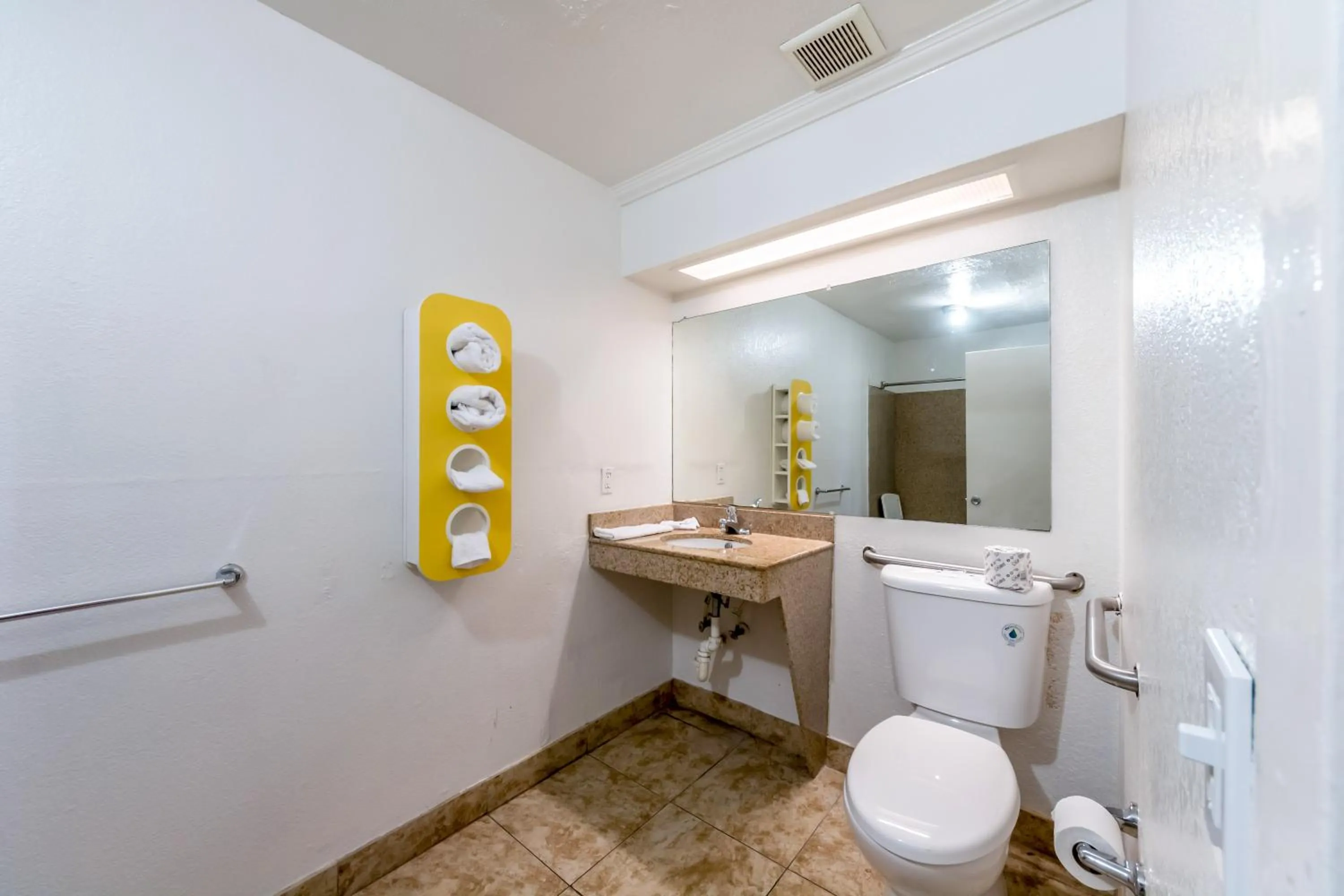 Bathroom in Motel 6 San Antonio, TX - Frost Bank Center