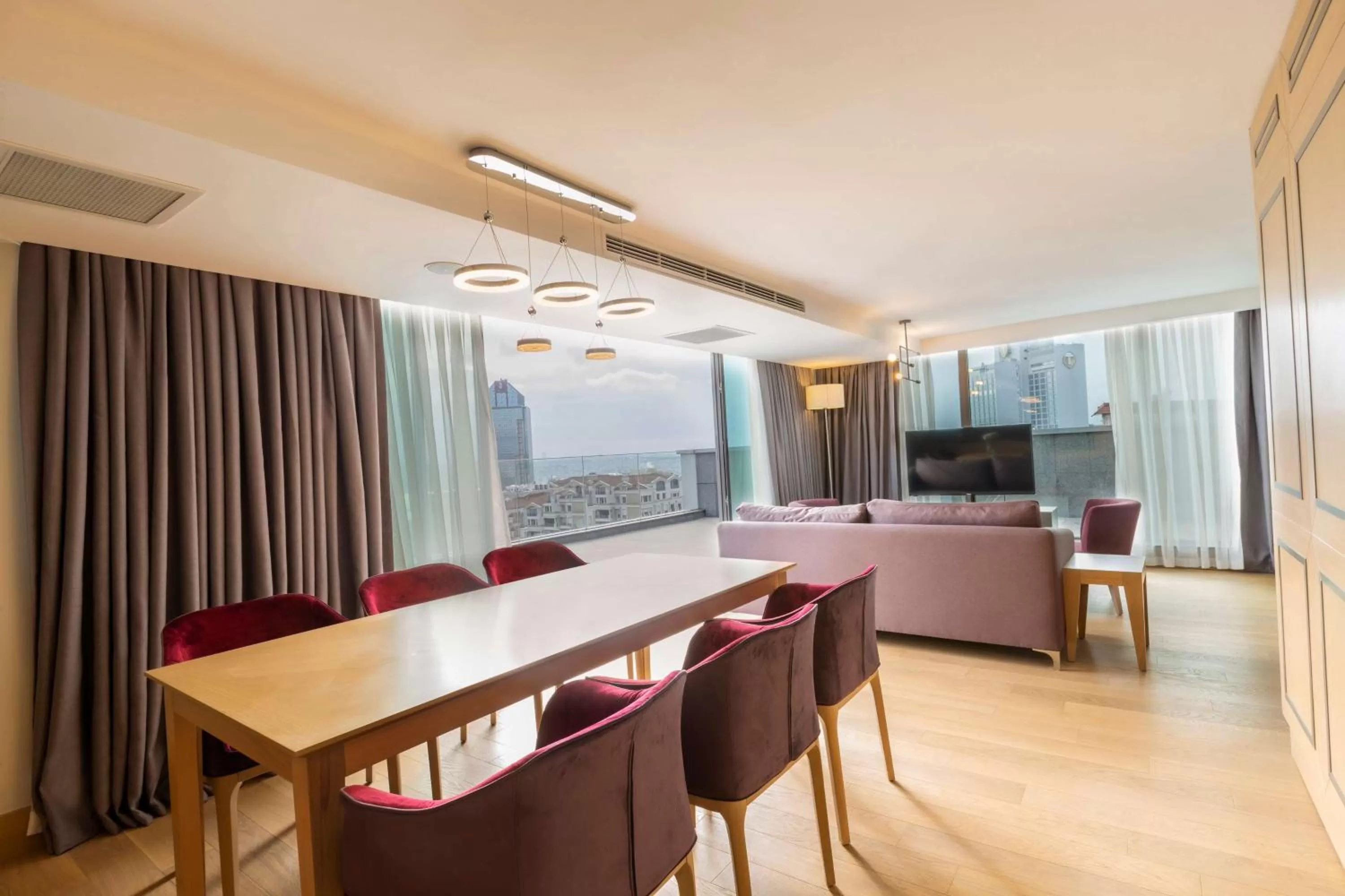 Photo of the whole room in Radisson Hotel Istanbul Harbiye