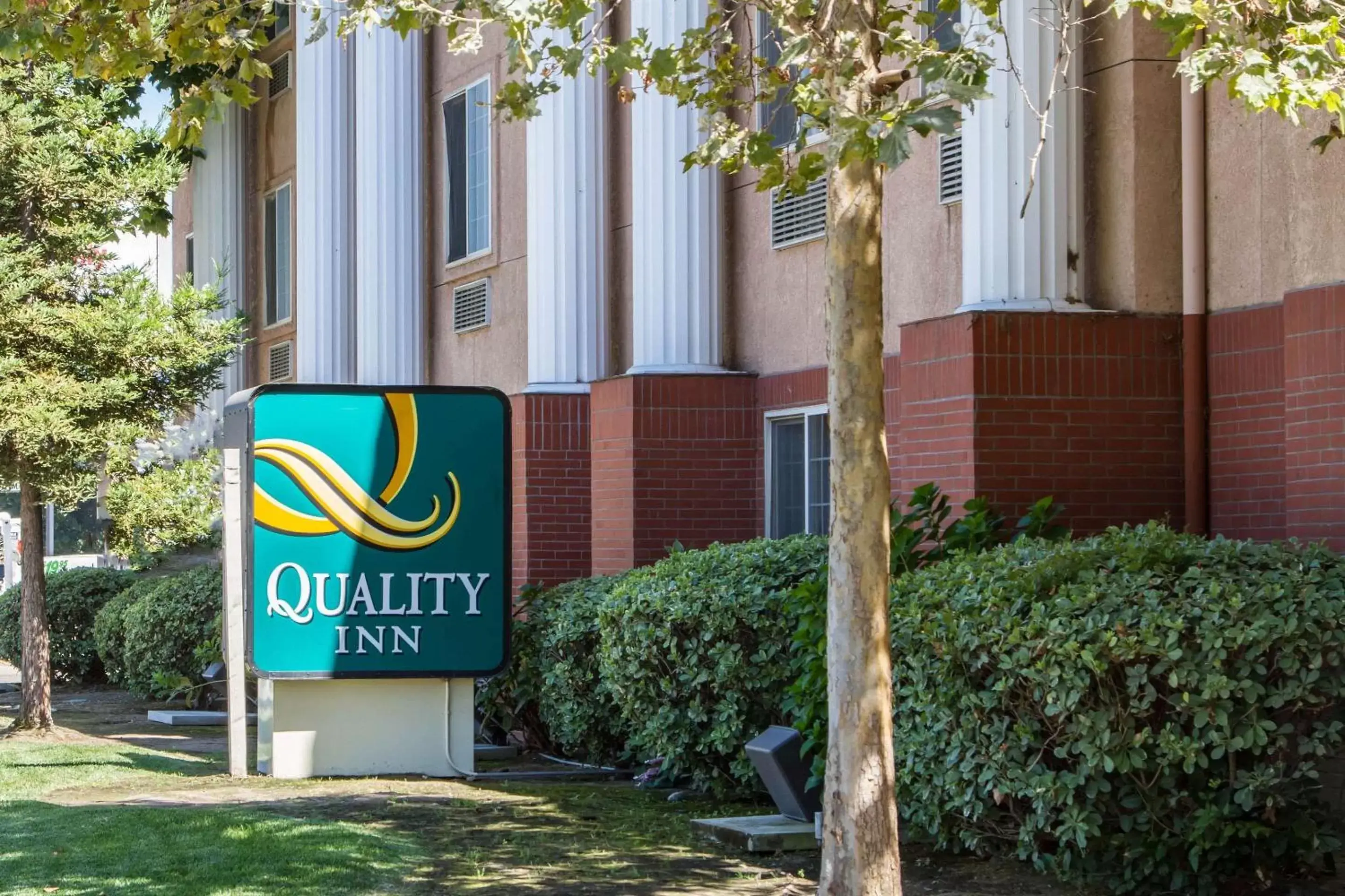 Property building, Property Logo/Sign in Quality Inn San Jose Airport - Silicon Valley