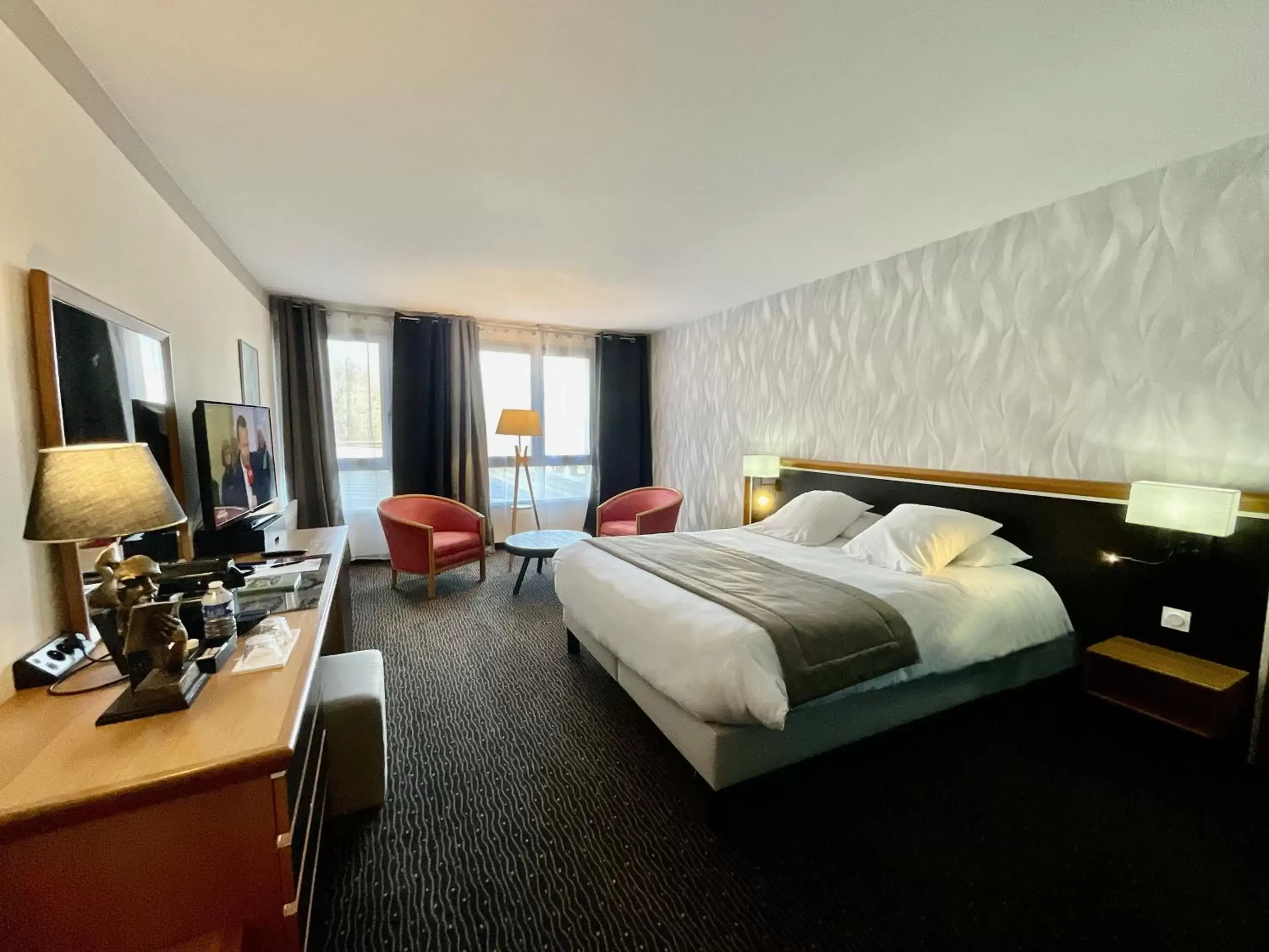 Bed in Domaine de la Forêt d'Orient, Logis Hôtel, Restaurant, Spa et Golf