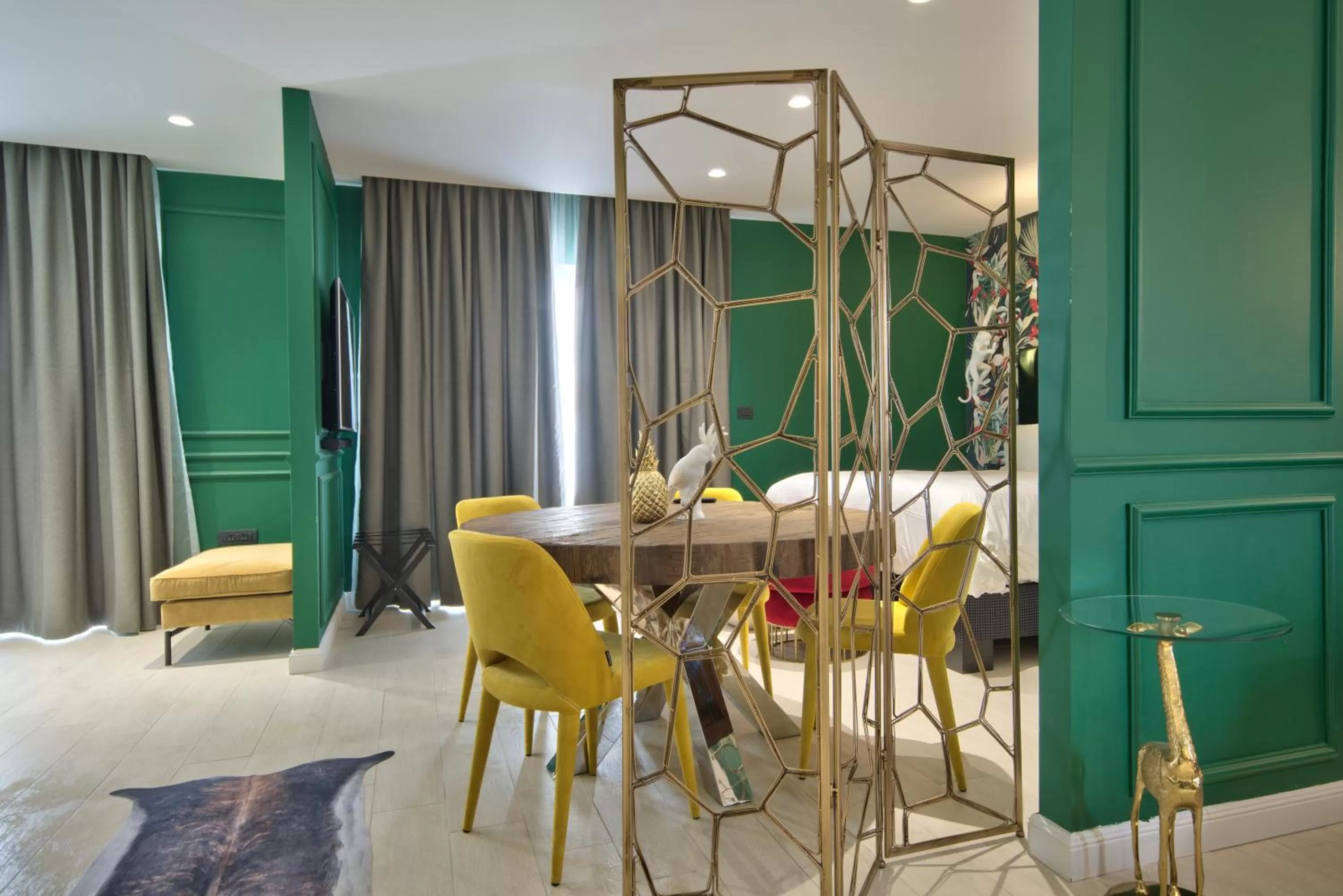 HOLM Boutique & SPA - IK Collection