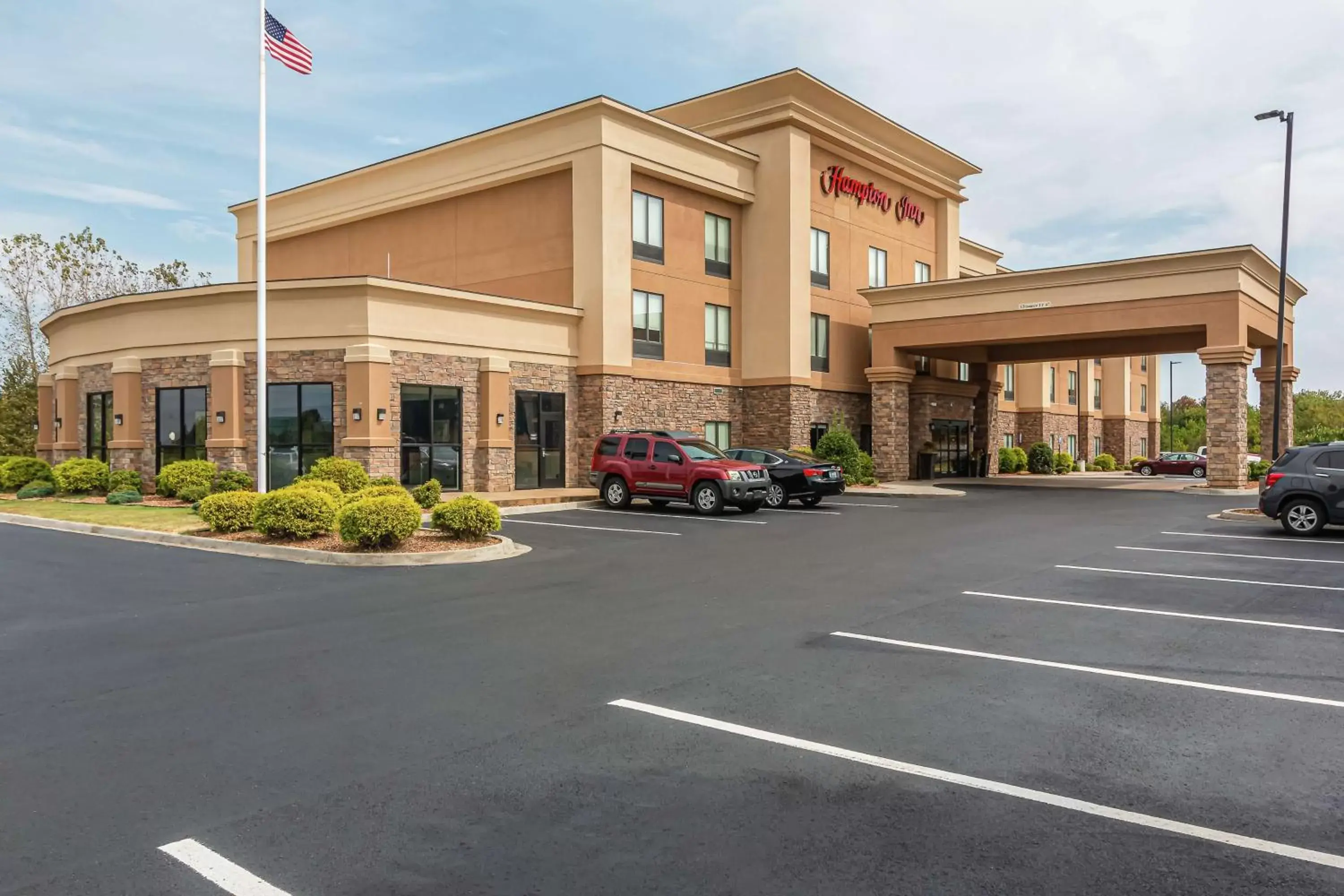 Property building in Hampton Inn Oak Grove Fort Campbell Property building in Hampton Inn Oak Grove Fort Campbell