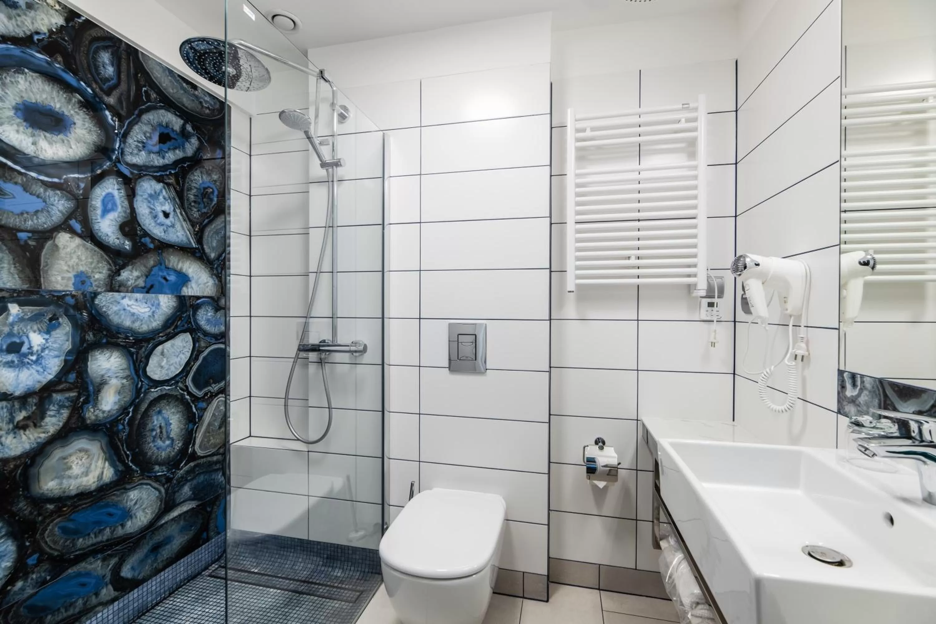 Shower in Hotel Perfect